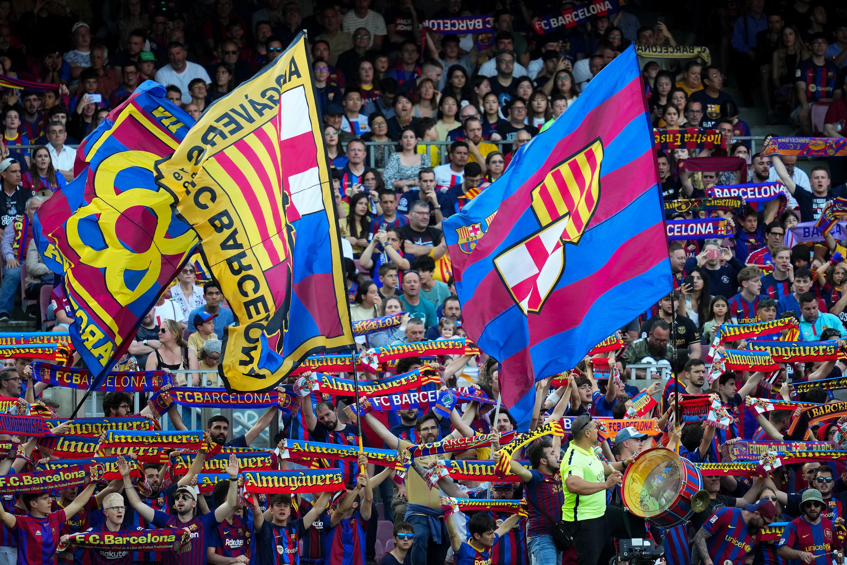 Des fans du Barca dans l'enceinte du stade Camp Nou le 28 mai 2023 à Barcelone, Espagne. (Photo de Colas Buera / Pressinphoto / Icon Sport)