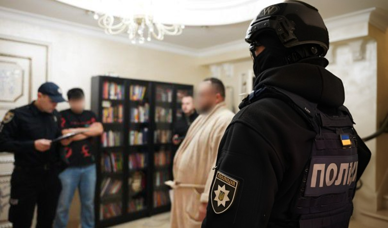 Epaulés par leurs homologues internationaux, les policiers ukrainiens ont arrêté au réveil les chefs présumés d'un réseau de pirates informatiques. DR