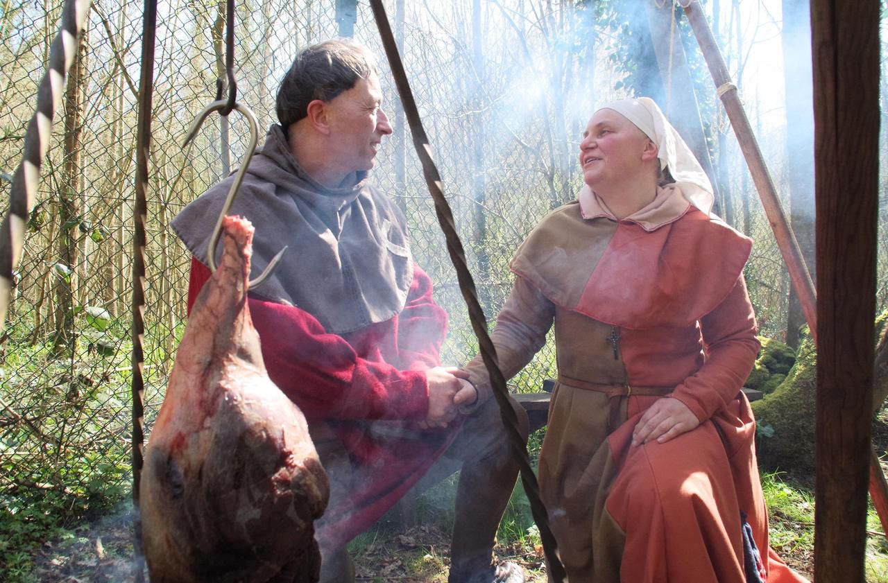 <b></b> Crisolles, ce vendredi. Eric et Cathia ont fait le déplacement depuis le Tarn pour la 6e édition de cette reconstitution médiévale à Carisiolas.