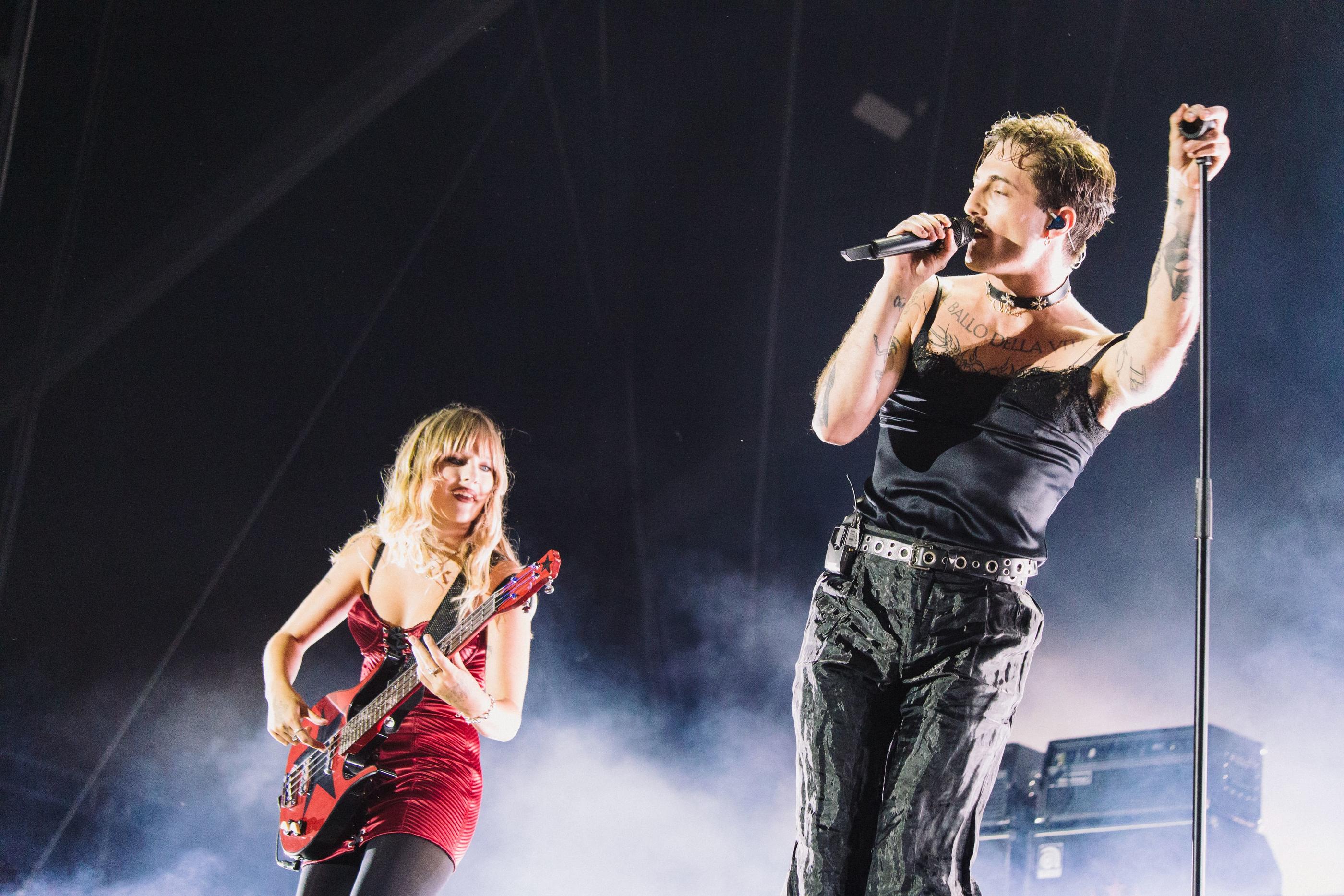 Festival Rock en Seine au Domaine national de Saint-Cloud (Hauts-de-Seine), le 22 août. Le groupe italien Måneskin a attiré des milliers de fans venus de toute l’Europe. LP/Philippe Labrosse