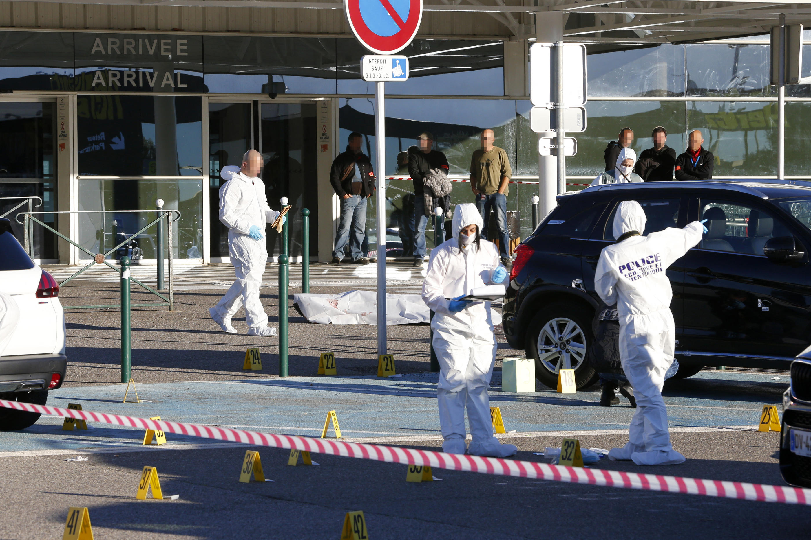 Le parking de l’aéroport de Bastia, le 5 décembre 2017, où Jean-Luc Codaccioni et Antoine Quilichini, dit Tony le boucher, membres du clan Germani, ont été assassinés par balles. (Archives) AFP/Pascal Pochard-Casabianca
