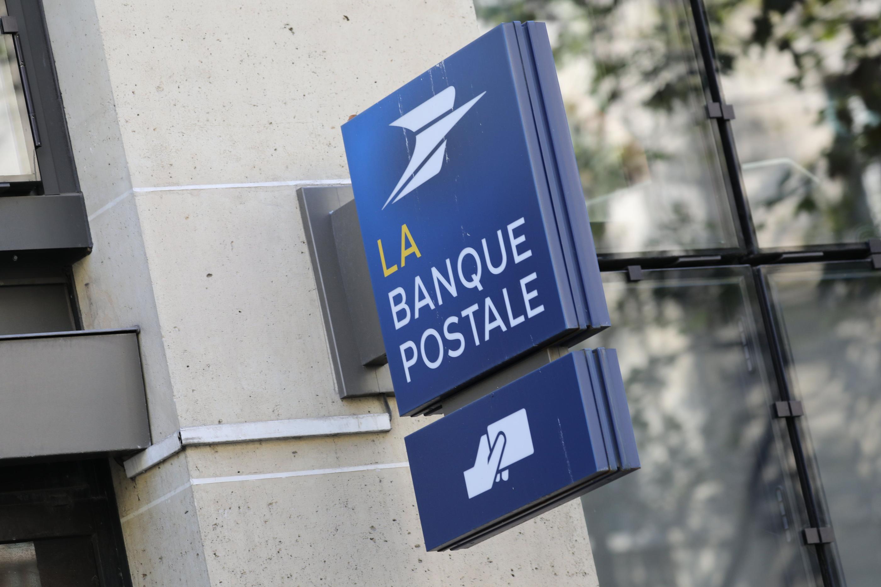 Illustration. Huit clients de la Banque Postale ont été victimes d'une arnaque et ont été délesté de 123 000 euros sur leurs comptes. LP/Arnaud Journois