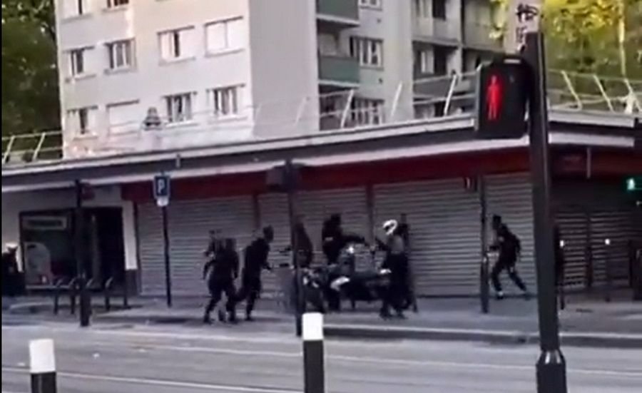 Saint-Denis, cité Gabriel-Péri, mardi 21 juin. Deux policiers municipaux auraient été pris à partie après avoir voulu contrôler deux hommes. Capture d'écran