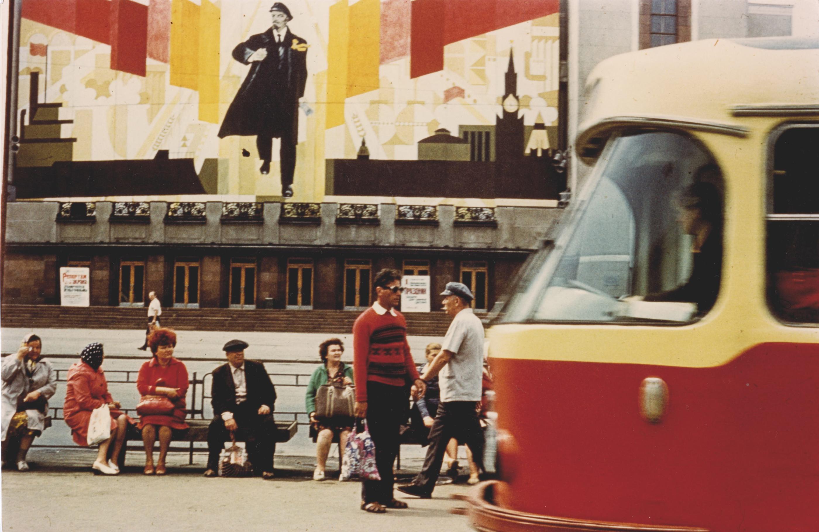 La MEP a consacré une rétrospective à Boris Mikhaïlov de septembre dernier au 15 janvier. Le photographe est considéré comme l’un des artistes les plus influents d’Europe de l’Est. De la série « Red », 1968-75. Tirage chromogène, 45,5 x 30,5cm / Boris Mikhaïlov, VG Bild-Kunst, Bonn.