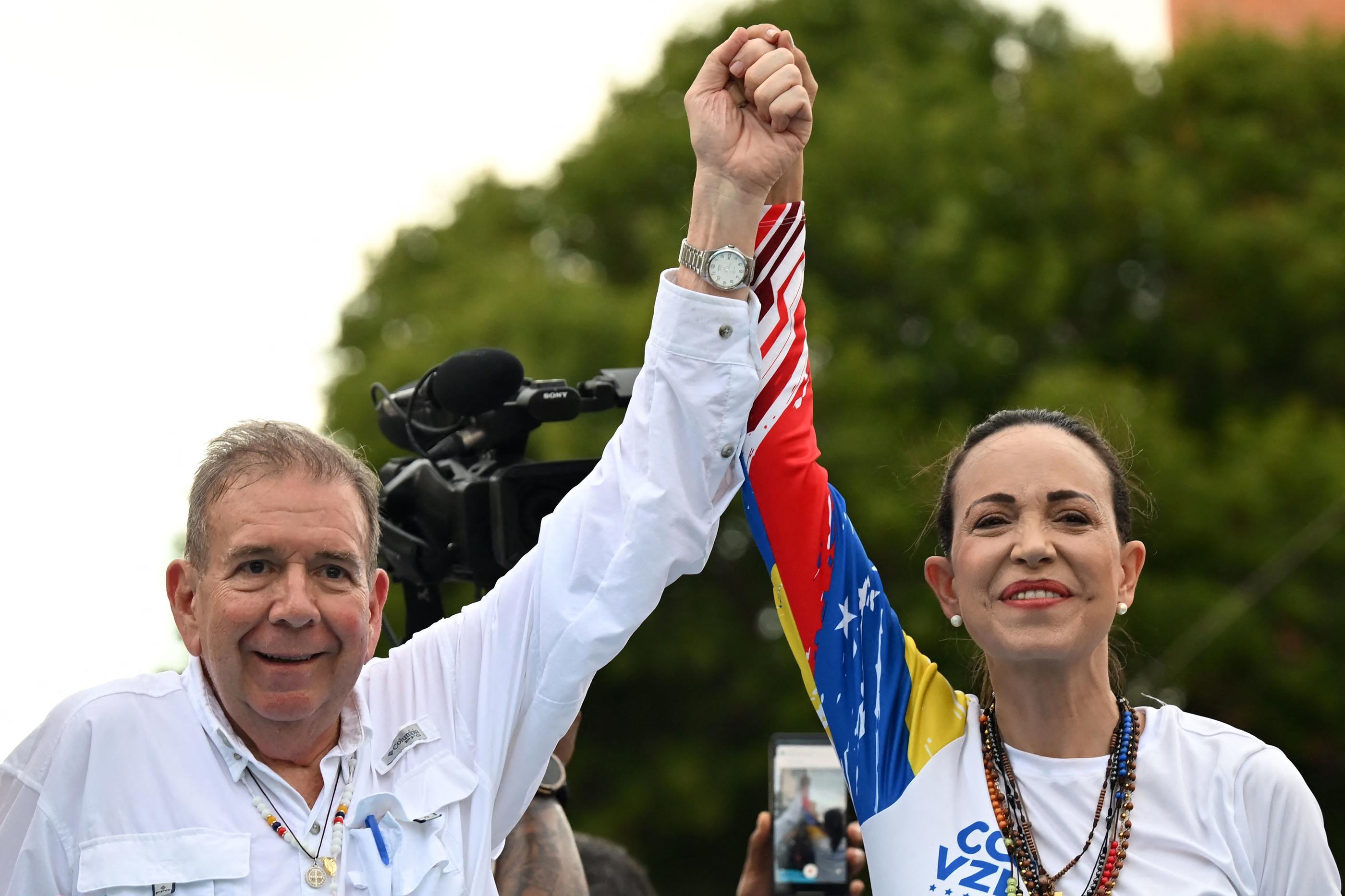 Le candidat à la présidentielle Edmundo González Urrutia (ici le 23 juillet) est le binôme officieux, presque le prête-nom, de Maria Corina Machado, adversaire numéro un de Nicolas Maduro. AFP/Raul Arboleda