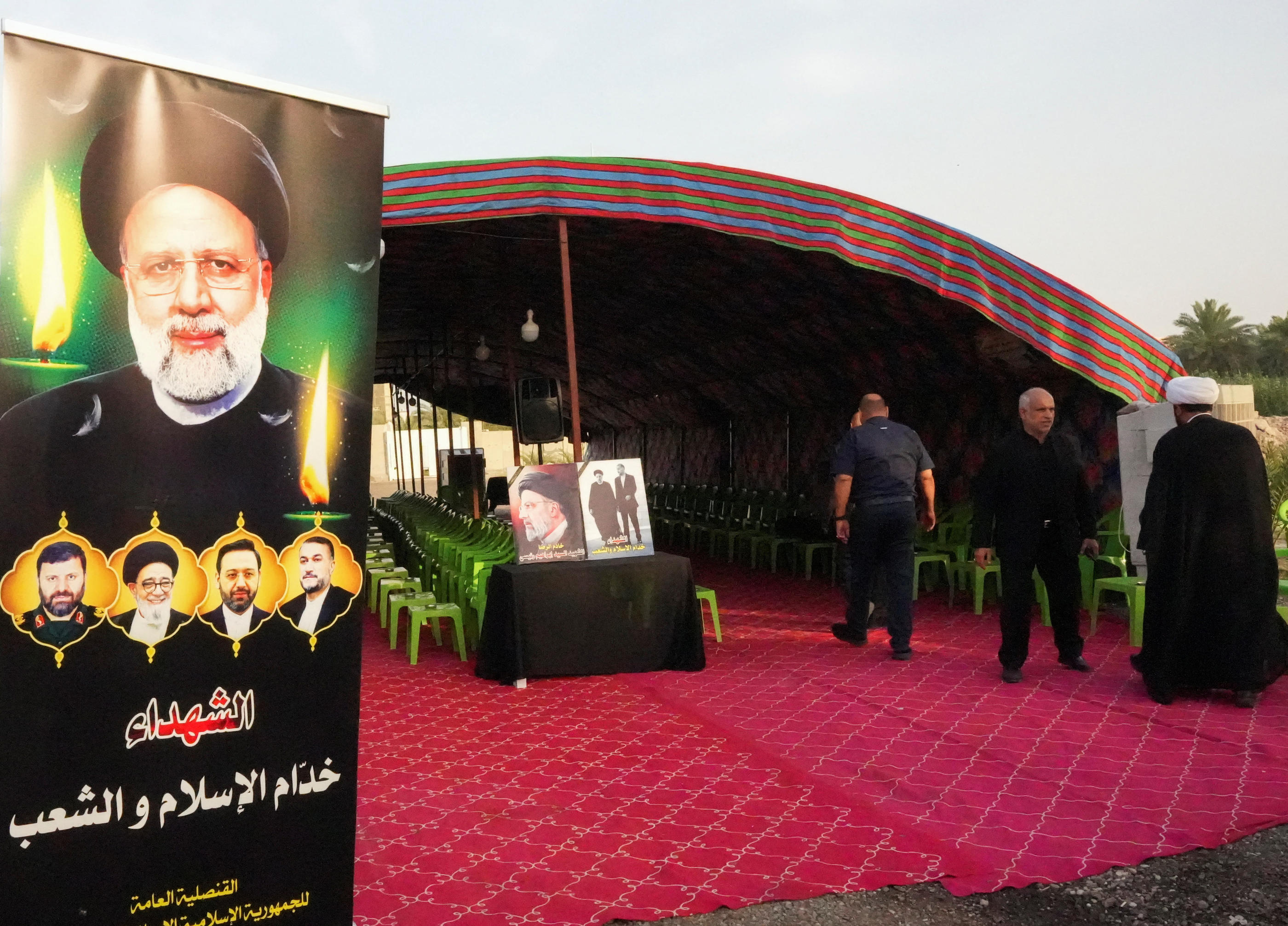 Une affiche du président iranien Ebrahim Raïssi à l'intérieur du consulat iranien en Irak. Reuters/Essam al-Sudani