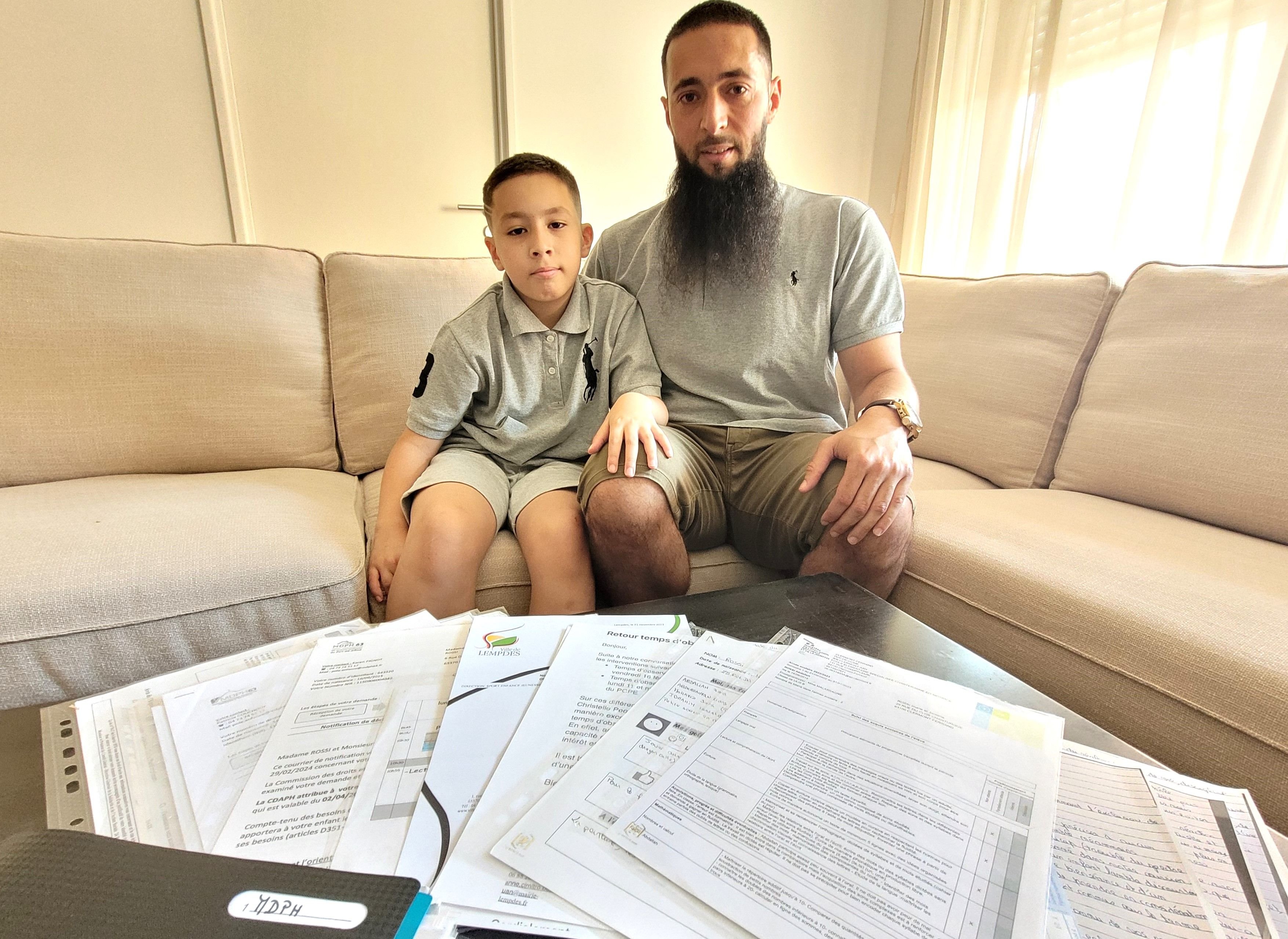 Jordan Rossi se bat pour que son fils Abdallah, 9 ans, autiste, retourne à l'école. /LP/Geneviève Colonna d'Istria