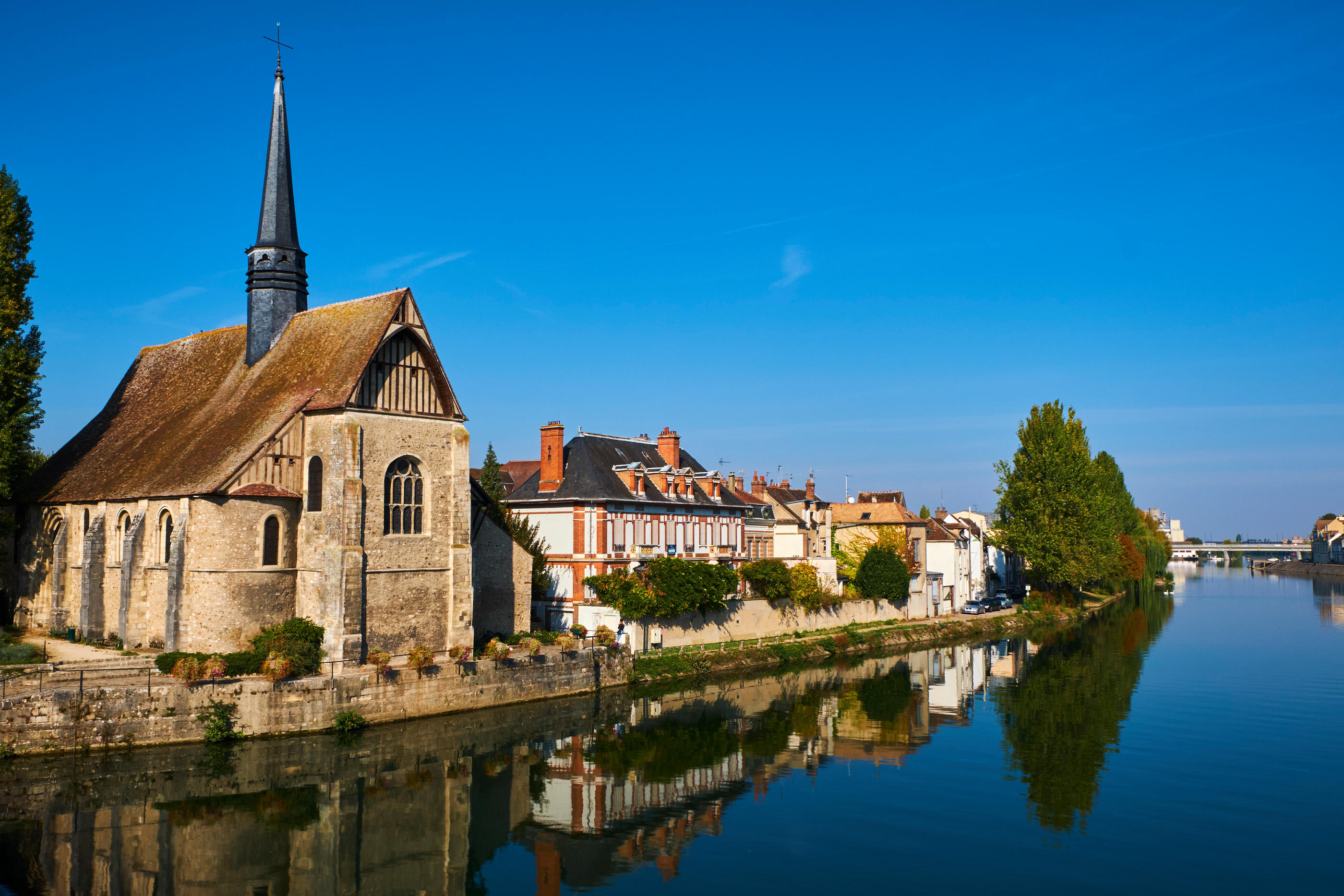 La ville de Sens (Yonne) est idéalement située pour tout investisseur francilien, avec une rentabilité à la location de l'ordre de 6-7 % bruts. Tuul & Bruno Morandi