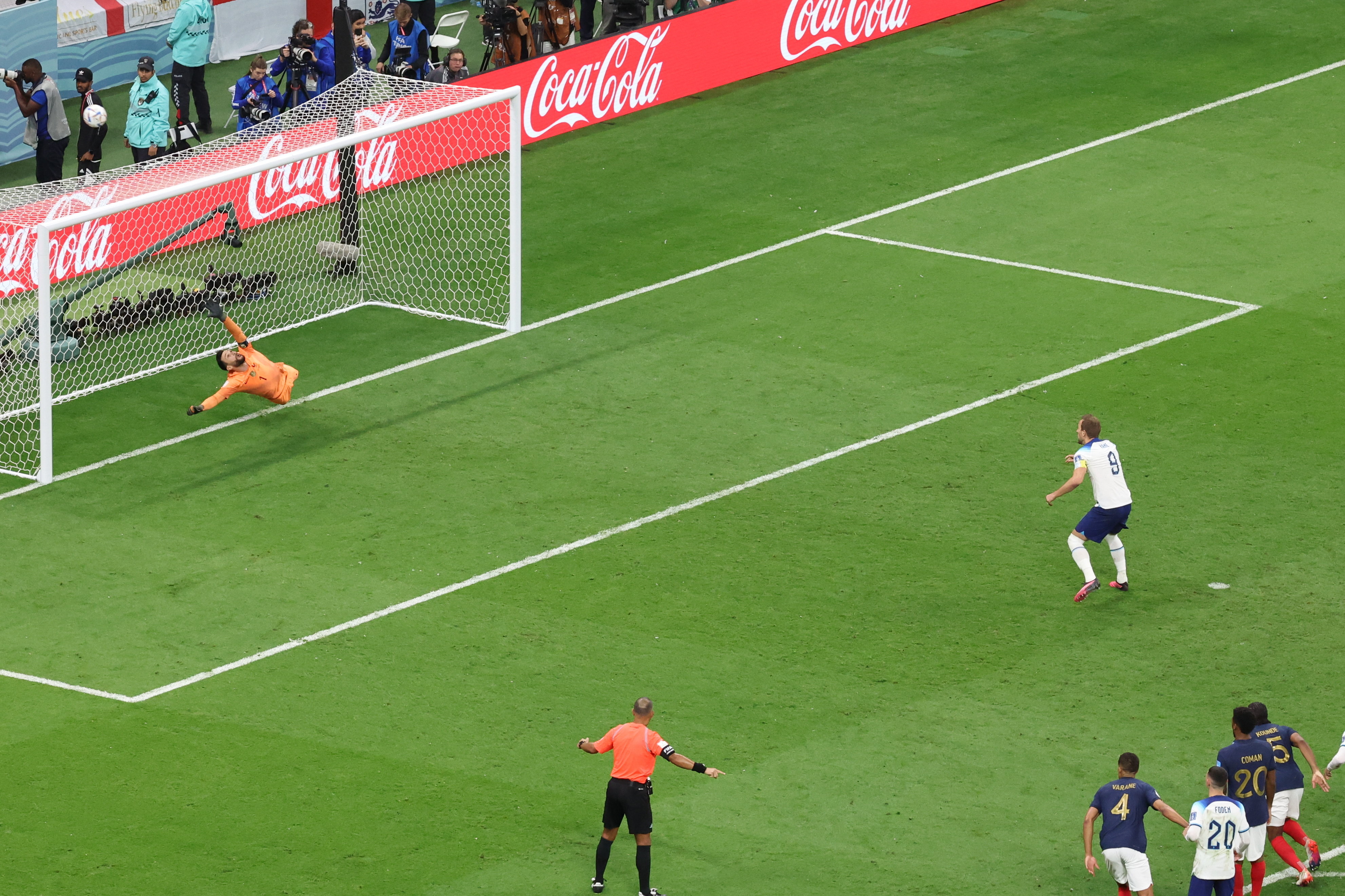 Samedi soir, alors qu'il avait l'occasion de marquer le deuxième but anglais sur pénalty, Harry Kane a vu sa tentative échouer hors du cadre d'Hugo Lloris. LP/Arnaud Journois