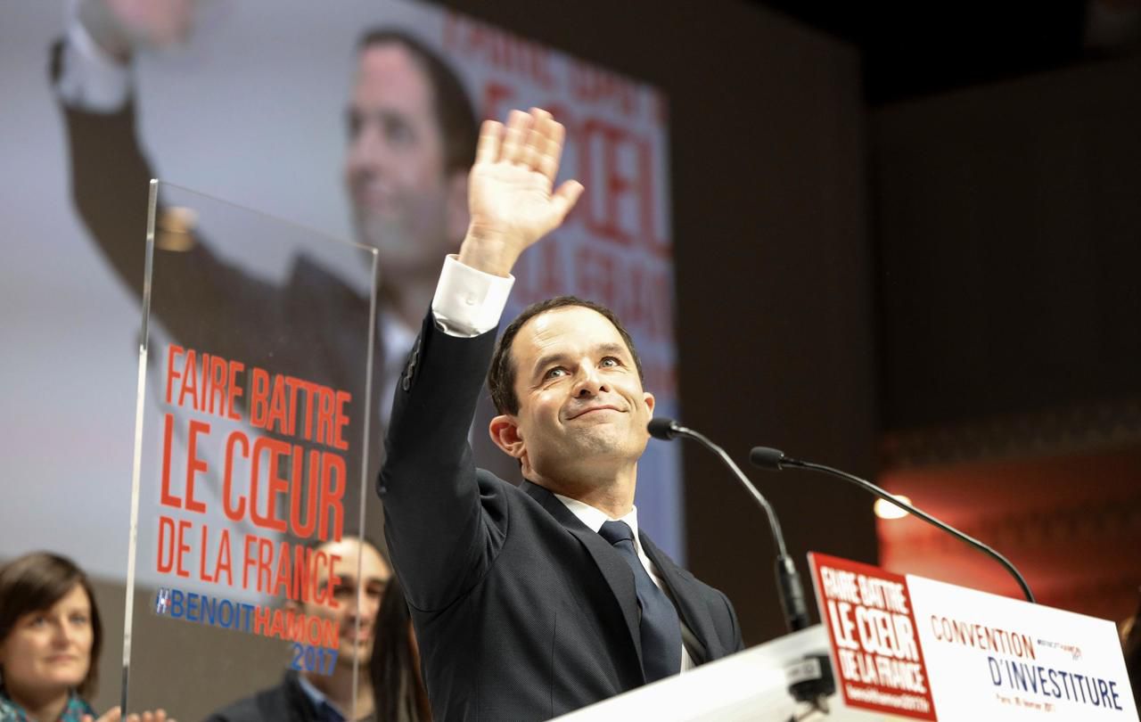 <b></b> Paris, le 5 février. Benoît Hamon,le candidat PS à la présidentielle, visite une ferme bio près de Nemours, ce lundi.   