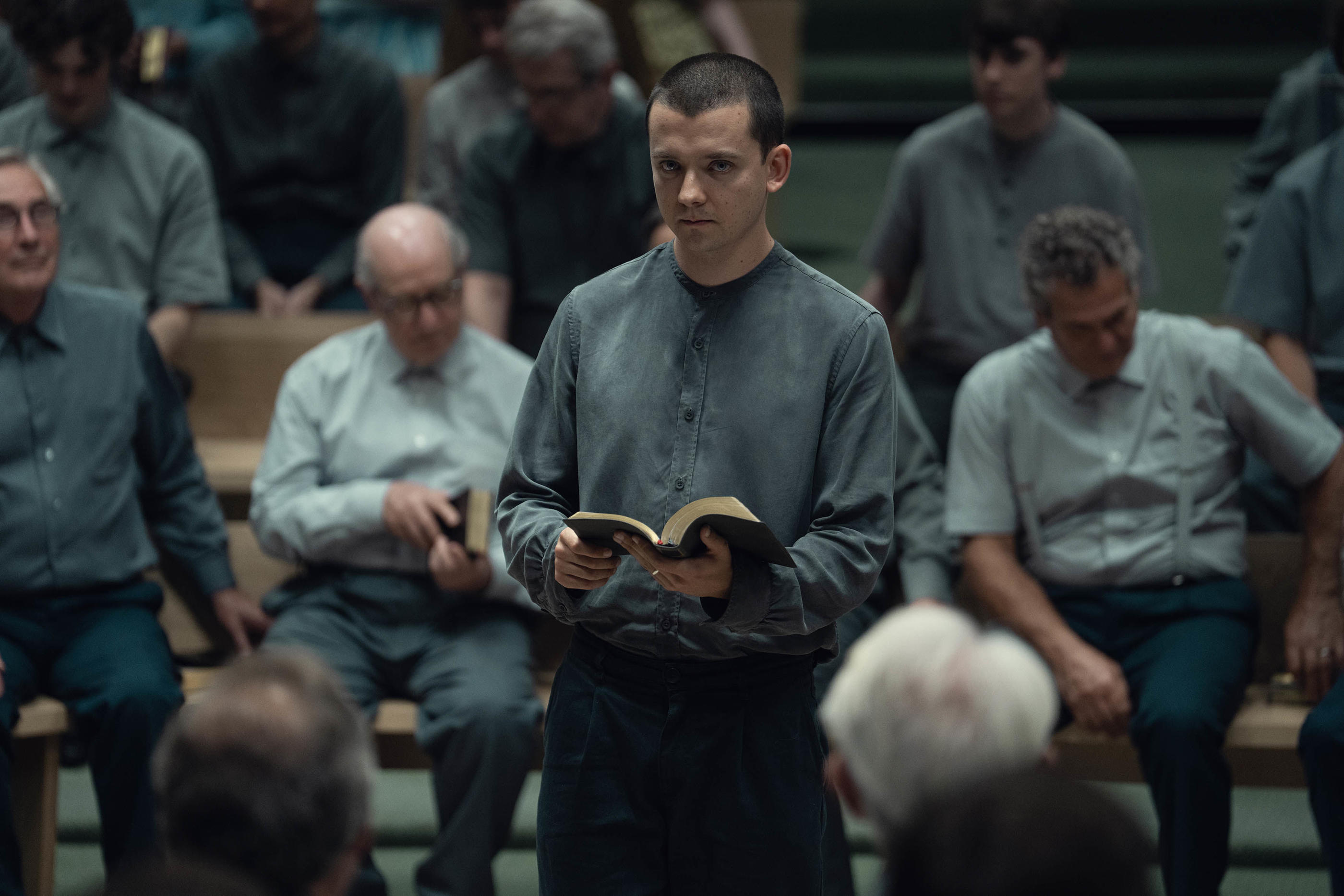 Unchosen  sur Netflix : loin de  Sex Education , Asa Butterfield  embrigad dans une secte - Le Parisien