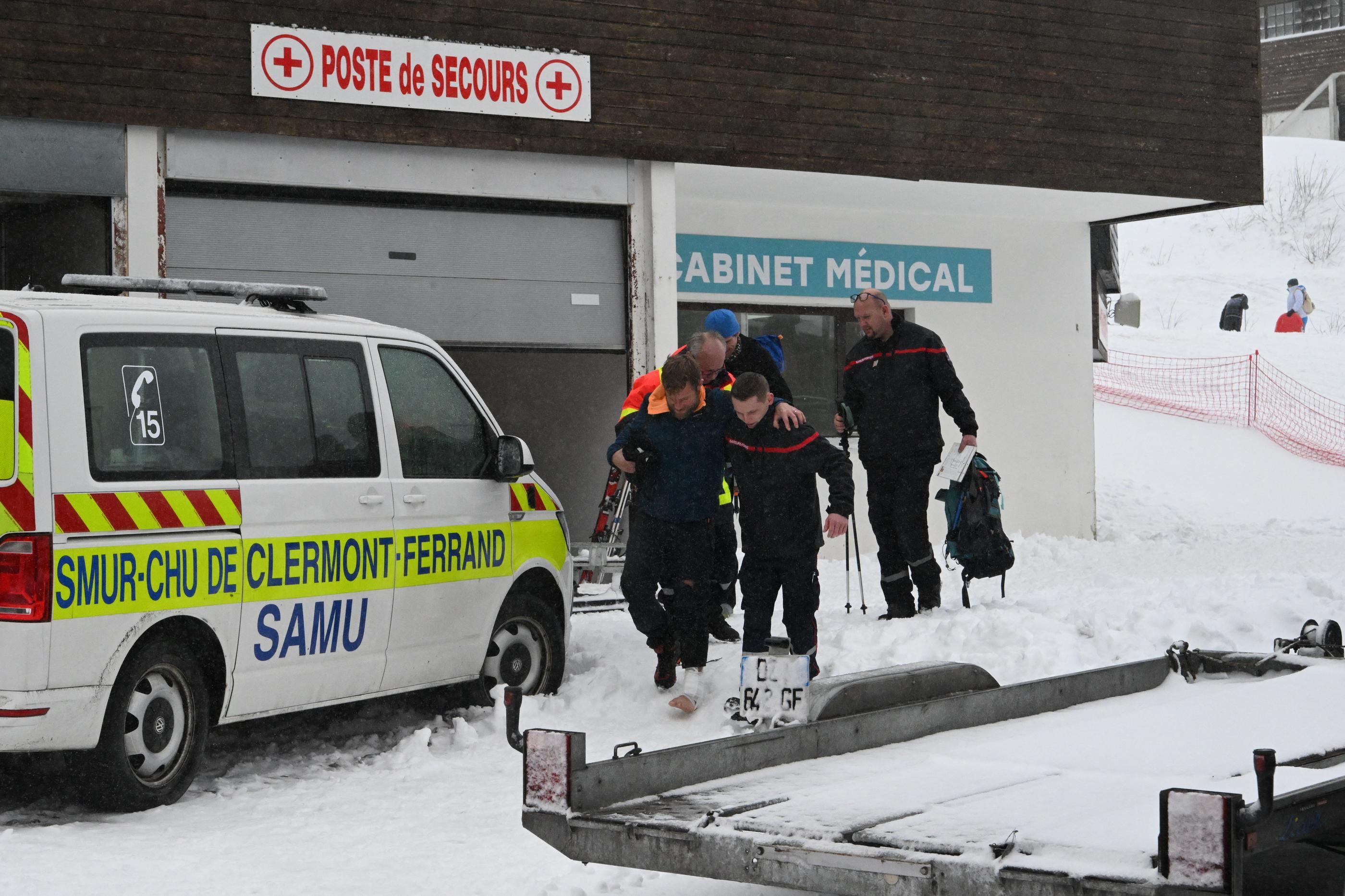 Quatre personnes sont décédées le dimanche 25 février dans le massif du Sancy, parmi lesquelles un ambulancier du CHU de Clermont-Ferrand. Trois personnes ont été blessées, et deux autres, indemnes, ont pu donner l'alerte. PhotoPQR/La Montagne/Francis Campagnoni