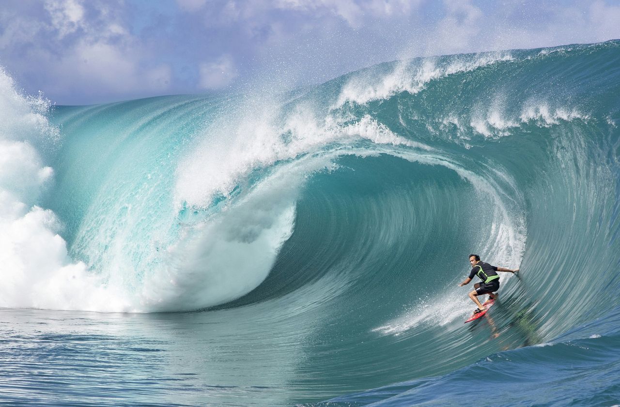 Une solution a été annoncée pour que les épreuves de surf de Paris 2024 se tiennent bien à Teahupoo, à Tahiti. Photo AFP/Brian Bielmann