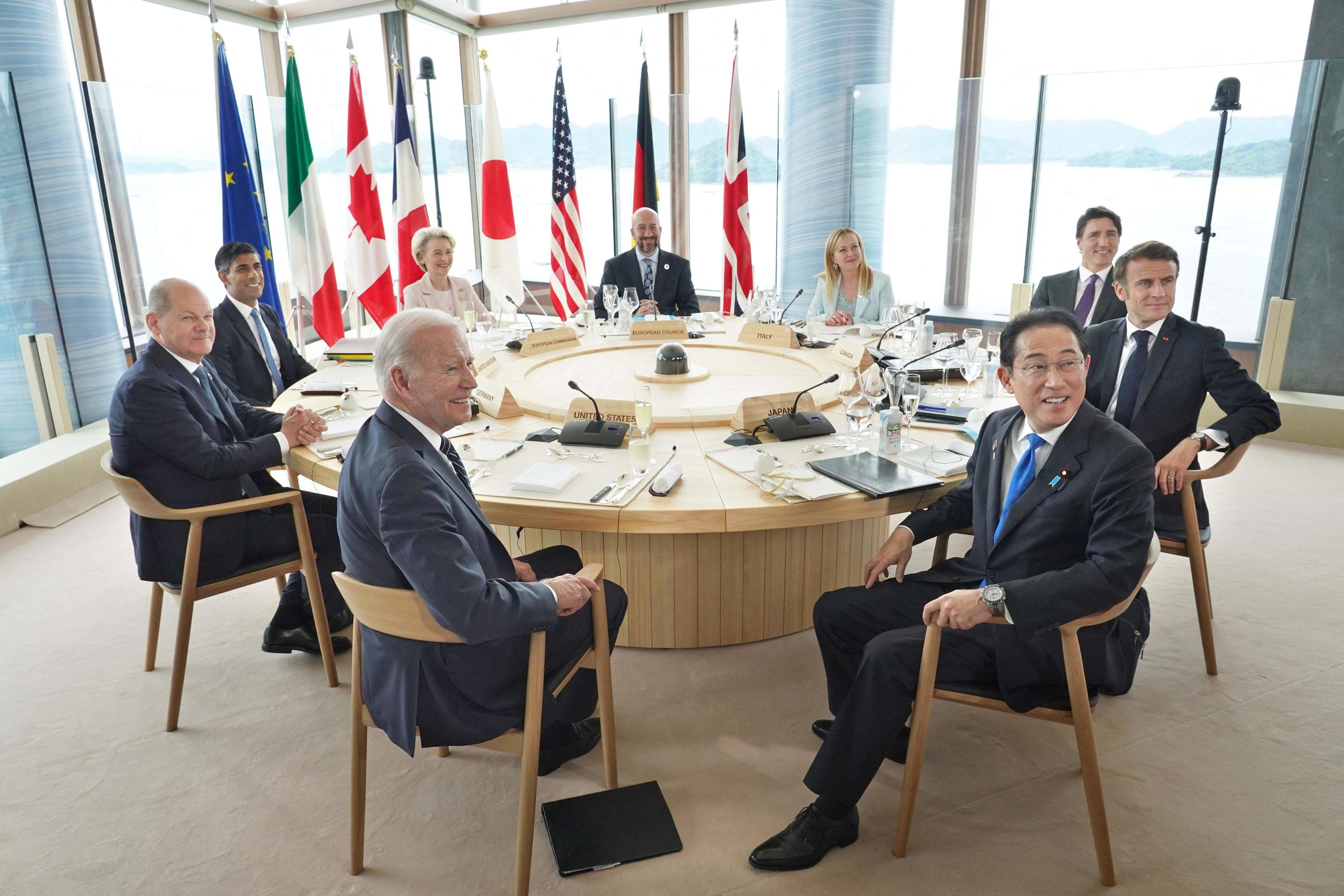 Hiroshima (Japon), vendredi. Les dirigeants du G7 et de l'Union européenne prennent part à un déjeuner de travail. AFP/Pool/Jiji press