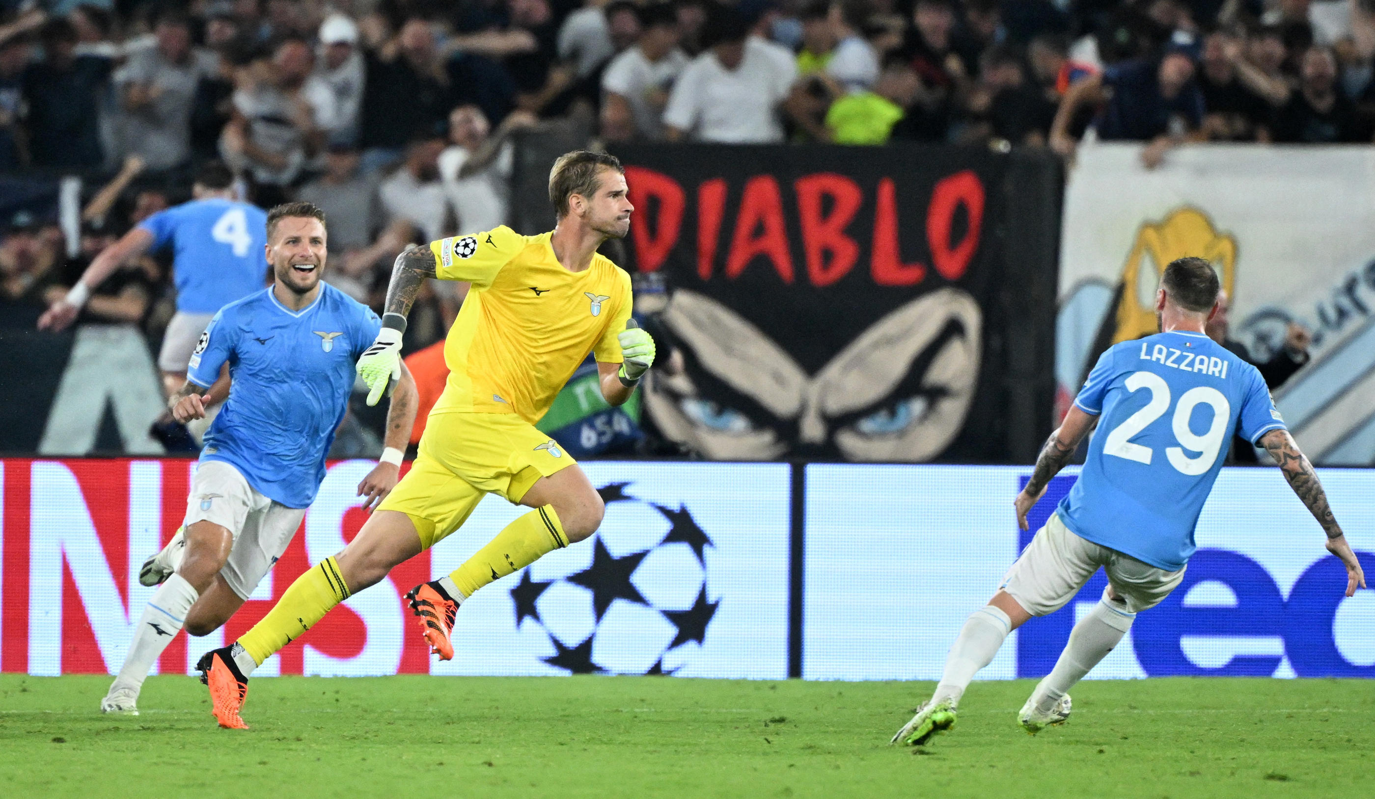 Ivan Provedel a égalisé à la dernière minute pour la Lazio Rome face à l'Atletico Madrid. REUTERS/Alberto Lingria