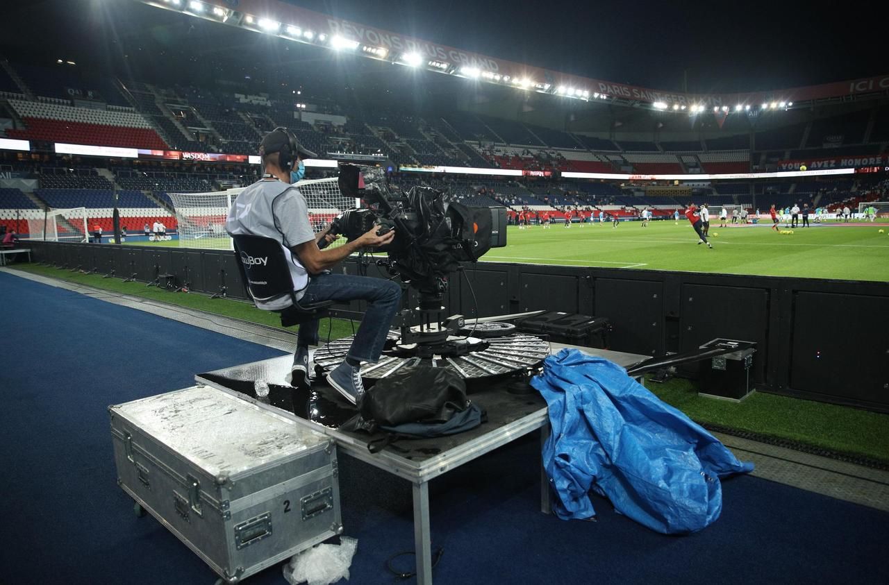 Droits TV du foot : les questions que pose le coup de force de Canal +