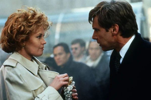 Gros succès public et critique de la fin des années 1980, «Working Girl» réunit trois comédiens alors au sommet de leurs carrières : Melanie Griffith, Harrison Ford et Sigourney Weaver. DR