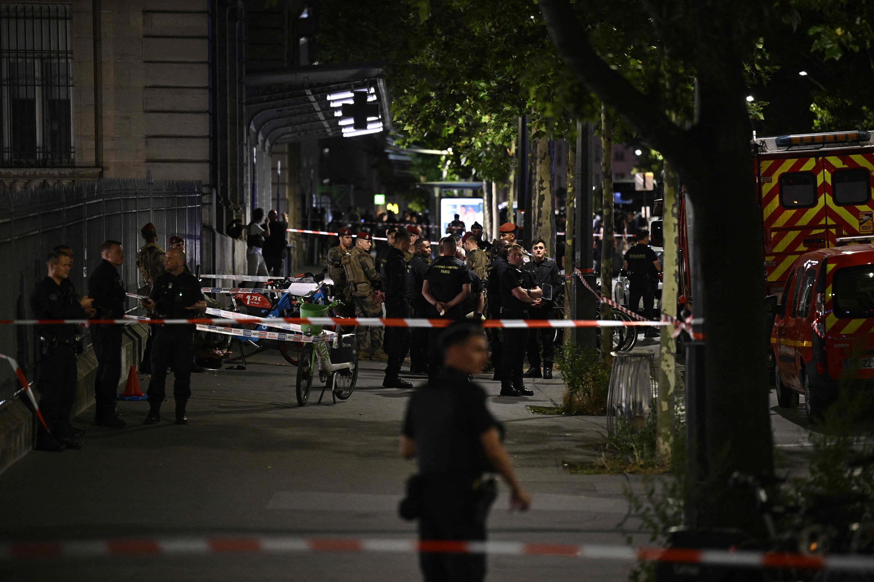 Le militaire, touché entre les deux omoplates, a été évacué conscient par les secours. Son pronostic vital n'est pas engagé. AFP/Julien de Rosa