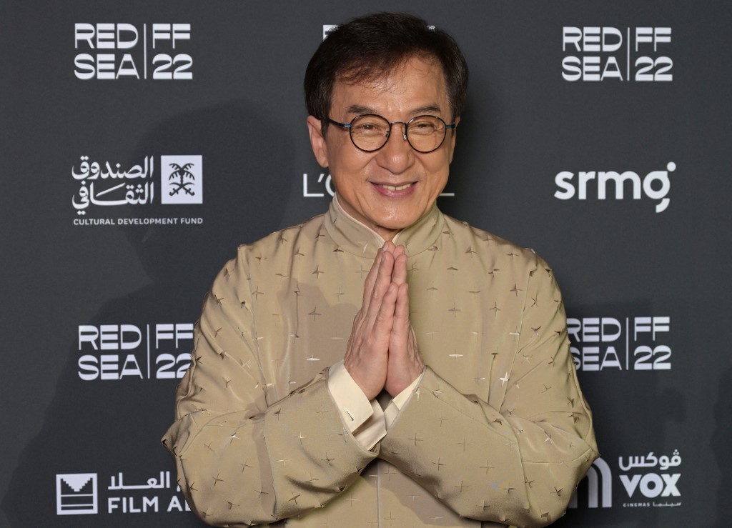 Jackie Chan portera la flamme olympique à Paris, mercredi