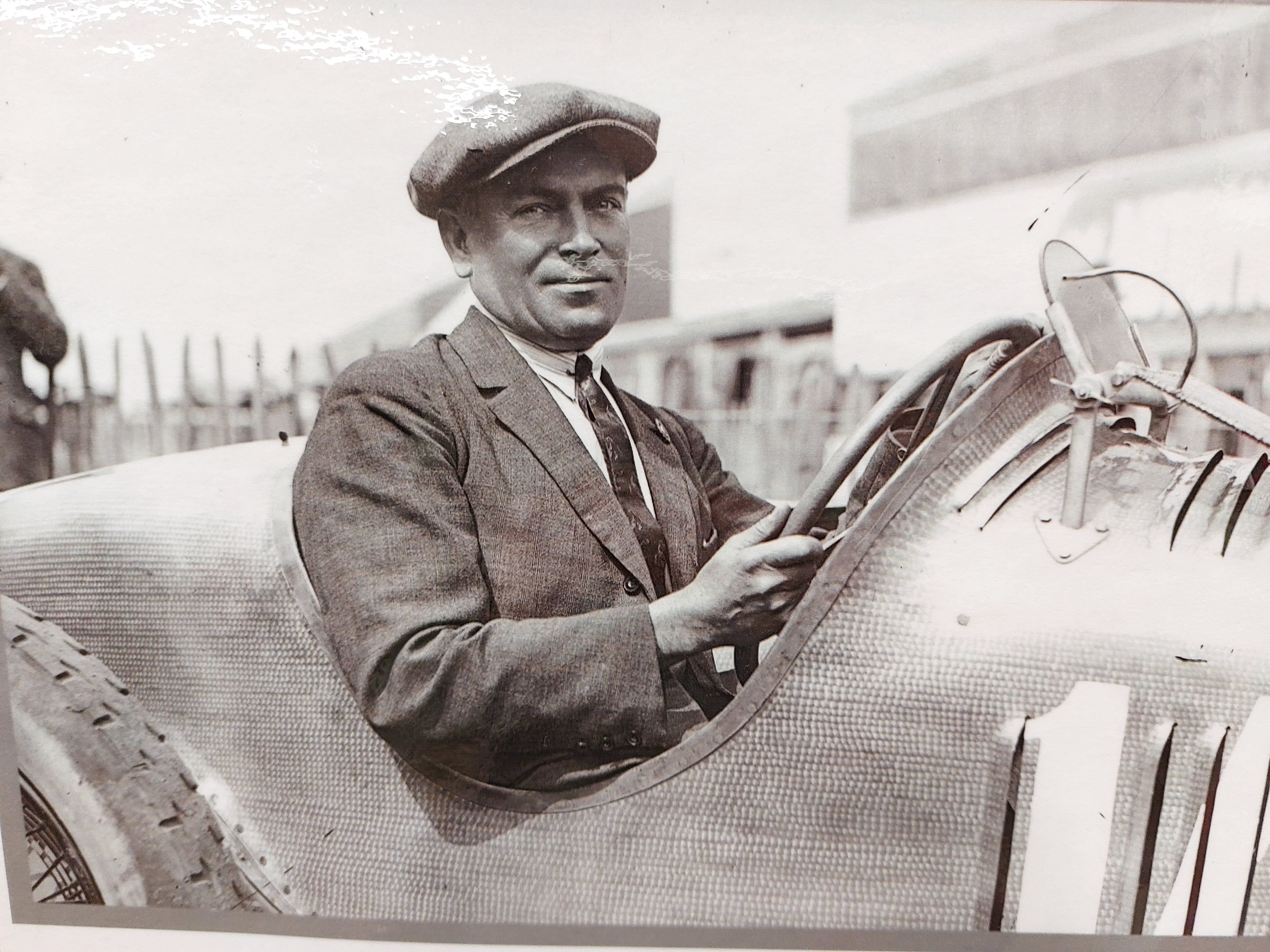 Louis Wagner sur l'autodrome de Linas-Montlhéry (Essonne), en juillet 1925. Archives Famille Wagner