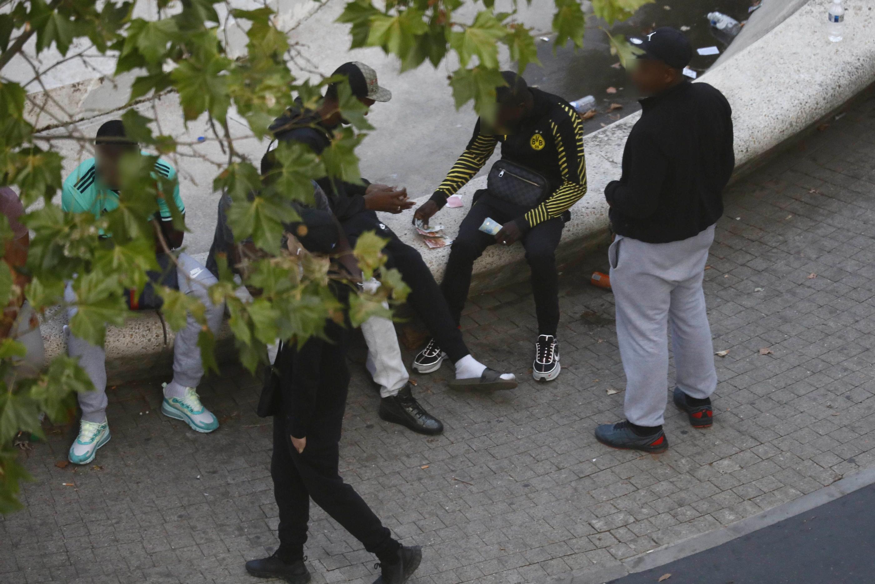 Paris : le dealer interdit de quartier s'est fait interpeller ...