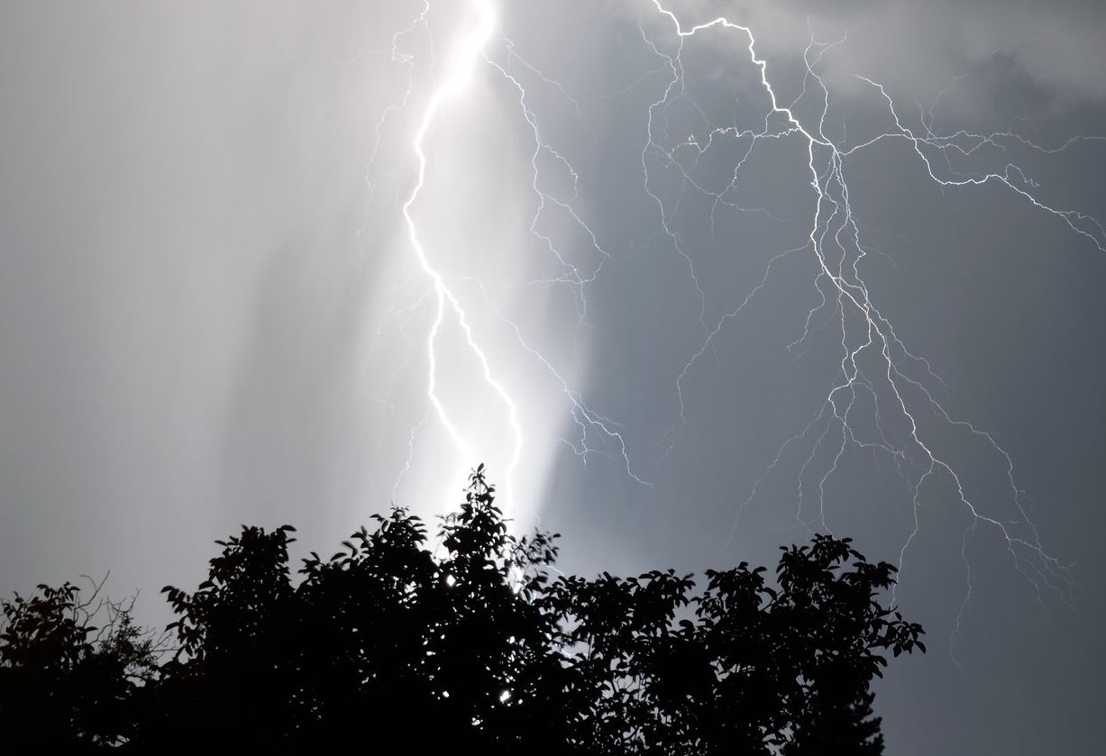 Des orages forts peuvent se produire jusque dans la soirée, notamment dans le Sud-Ouest. (illustration) Flickr/Csaba Ruman