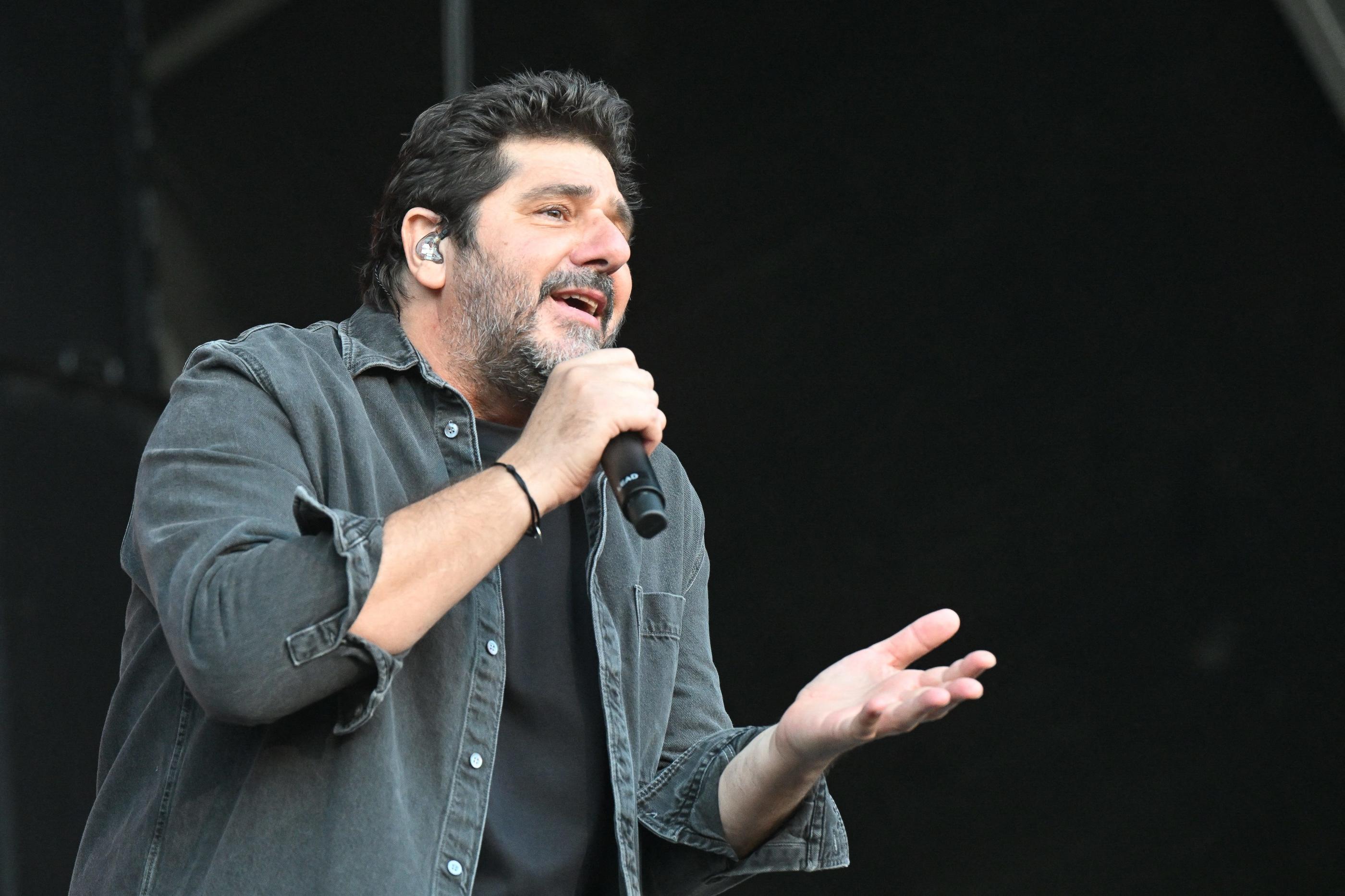 Dépêchez-vous d'acheter une villa » : quand les touristes sont indésirables  au concert de Patrick Fiori à Saint-Tropez - Le Parisien