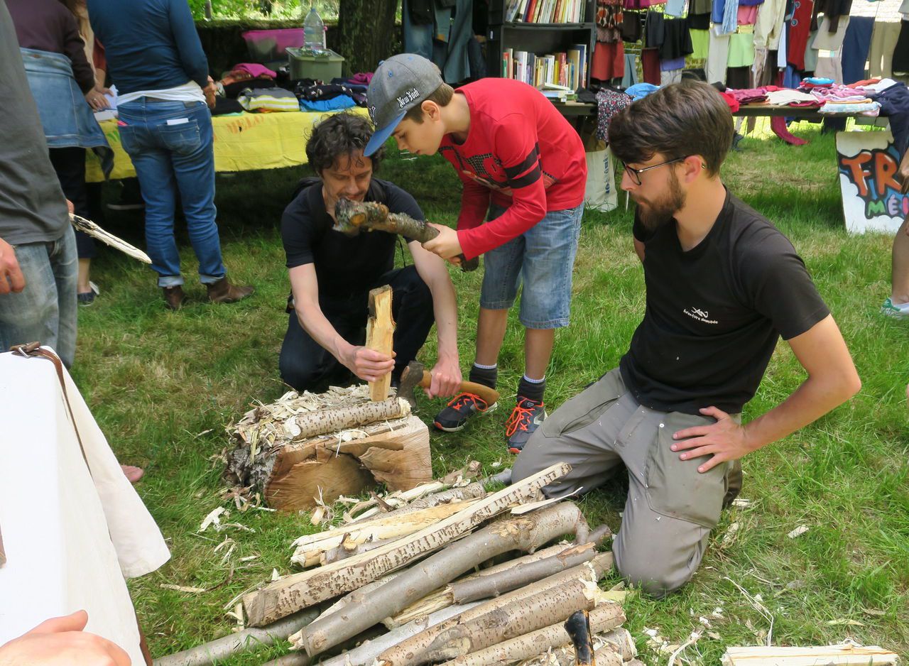 <b></b> Chevry-Cossigny, le 21 mai 2017. De nombreux stands et activités concrètes en lien avec l’environnement sont proposés à la journée « Vivre autrement, tout simplement ». 