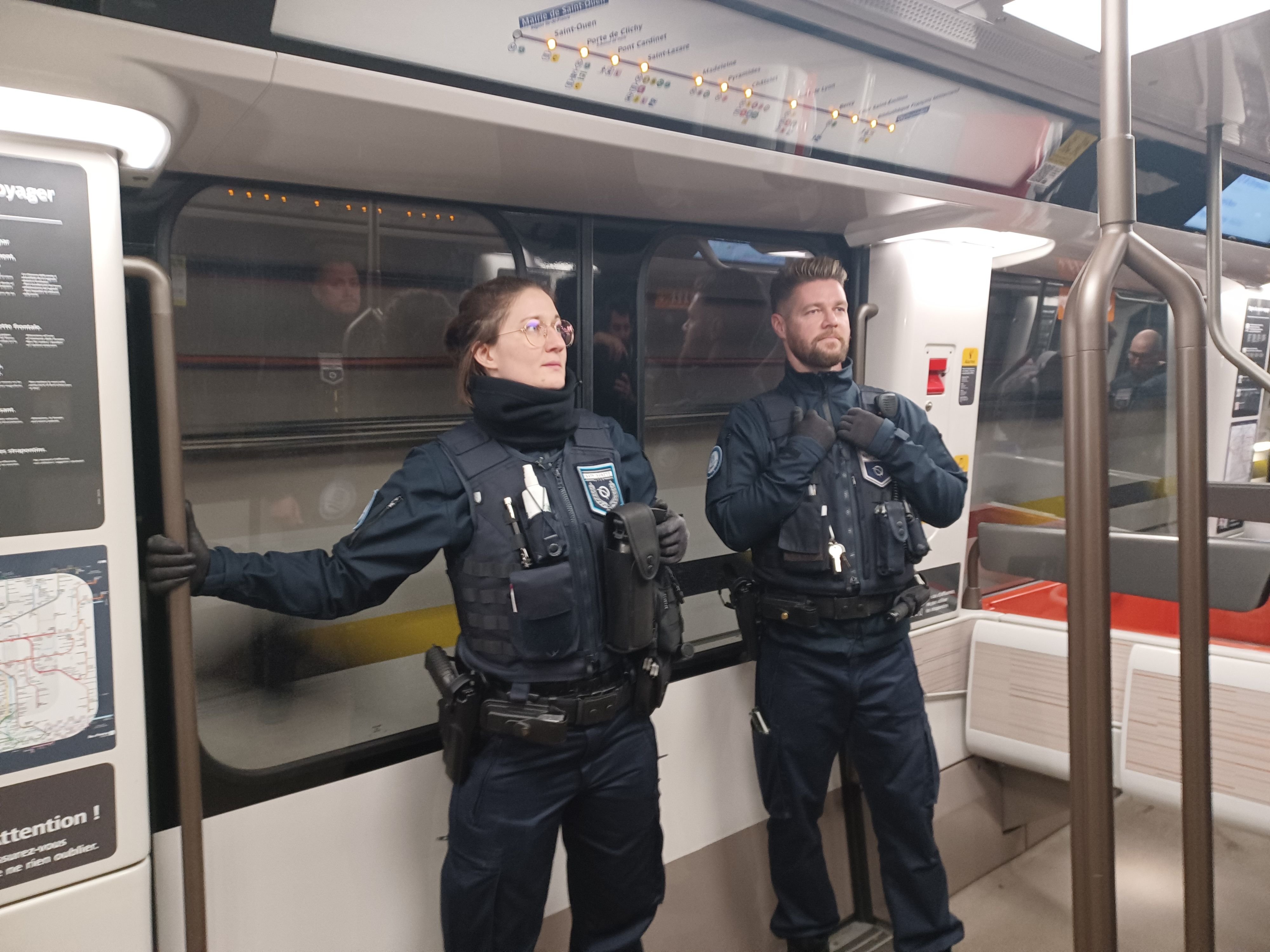 La RATP recrute 120 agents de sûreté, les équipes du GPSR (Groupe de protection et de sécurité des réseaux) que Mégane et Nicolas ont intégrées. LP/Jila Varoquier