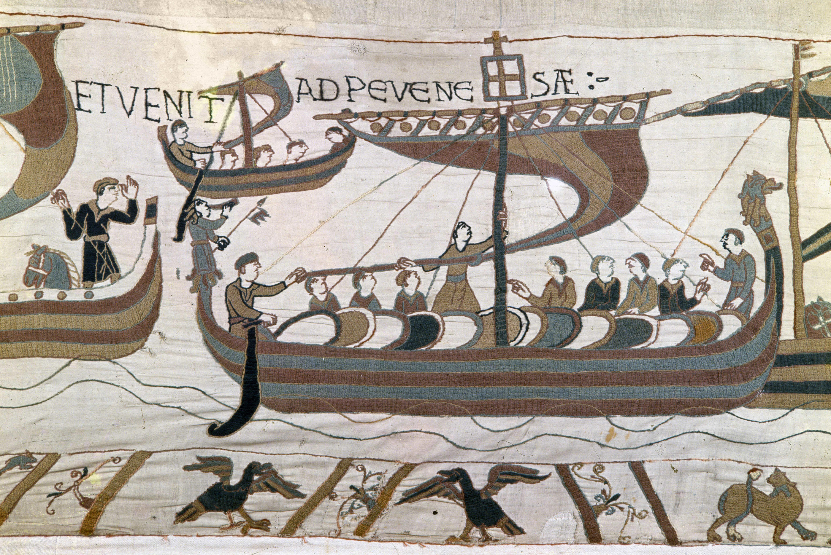 Malgré l’absence des plans de l’époque, les connaissances actuelles permettent de savoir à quoi ressemblait «la Mora» (ici représentée sur la Tapisserie de Bayeux), le navire amiral avec lequel Guillaume le Conquérant traversa la Manche pour s’emparer de l’Angleterre en 1066. Bridgeman Images/Raffaello Bencini.