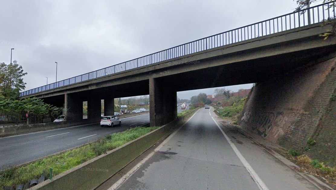 Devant un risque d'effondrement, la préfecture a ordonné la fermeture totale du pont de la RD25, qui passe au-dessus de l'autoroute A6 à hauteur d'Epinay-sur-Orge. Google Maps