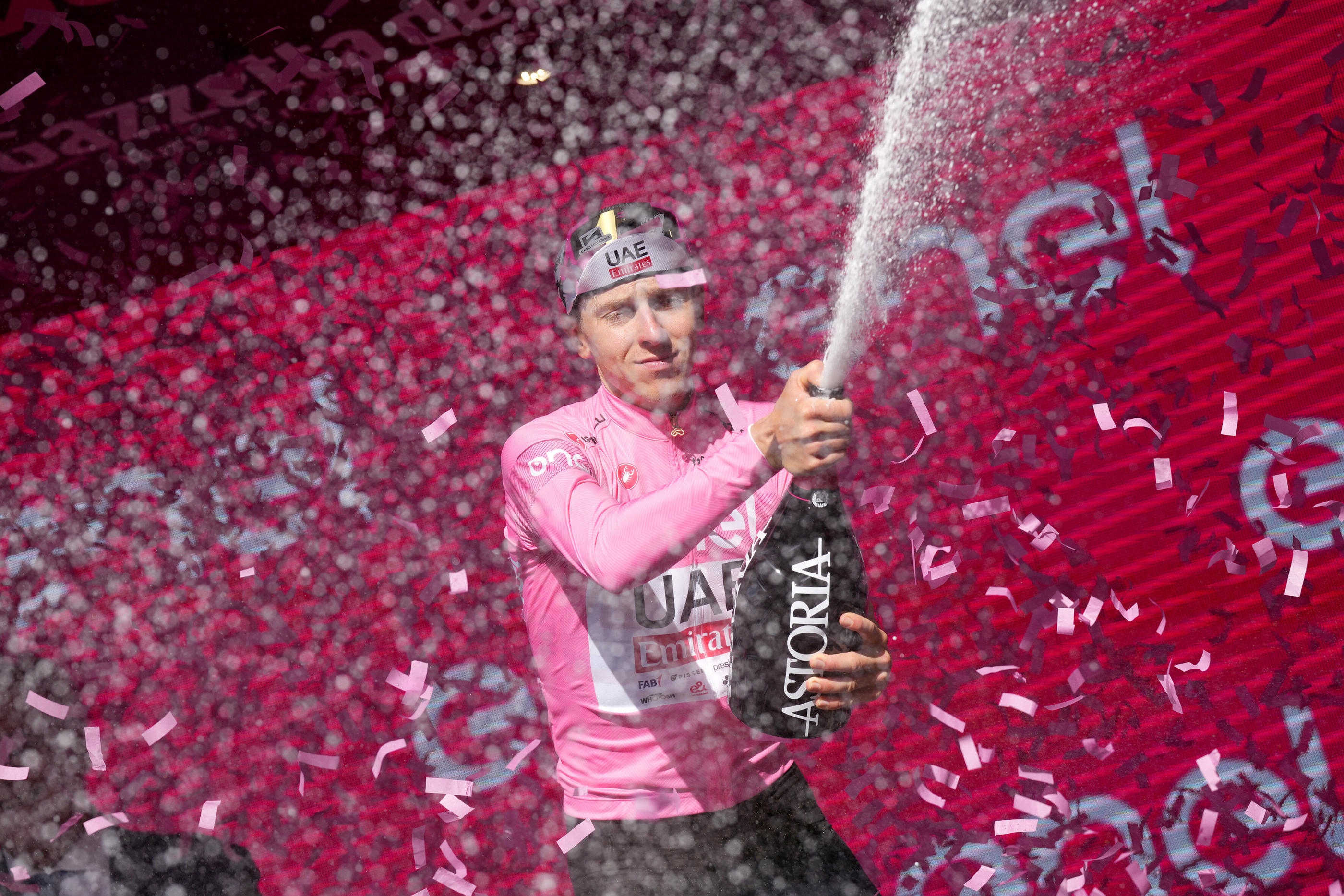 Tadej Pogacar continue d'empiler les podiums sur le Tour d'Italie. LaPresse/Icon Sport