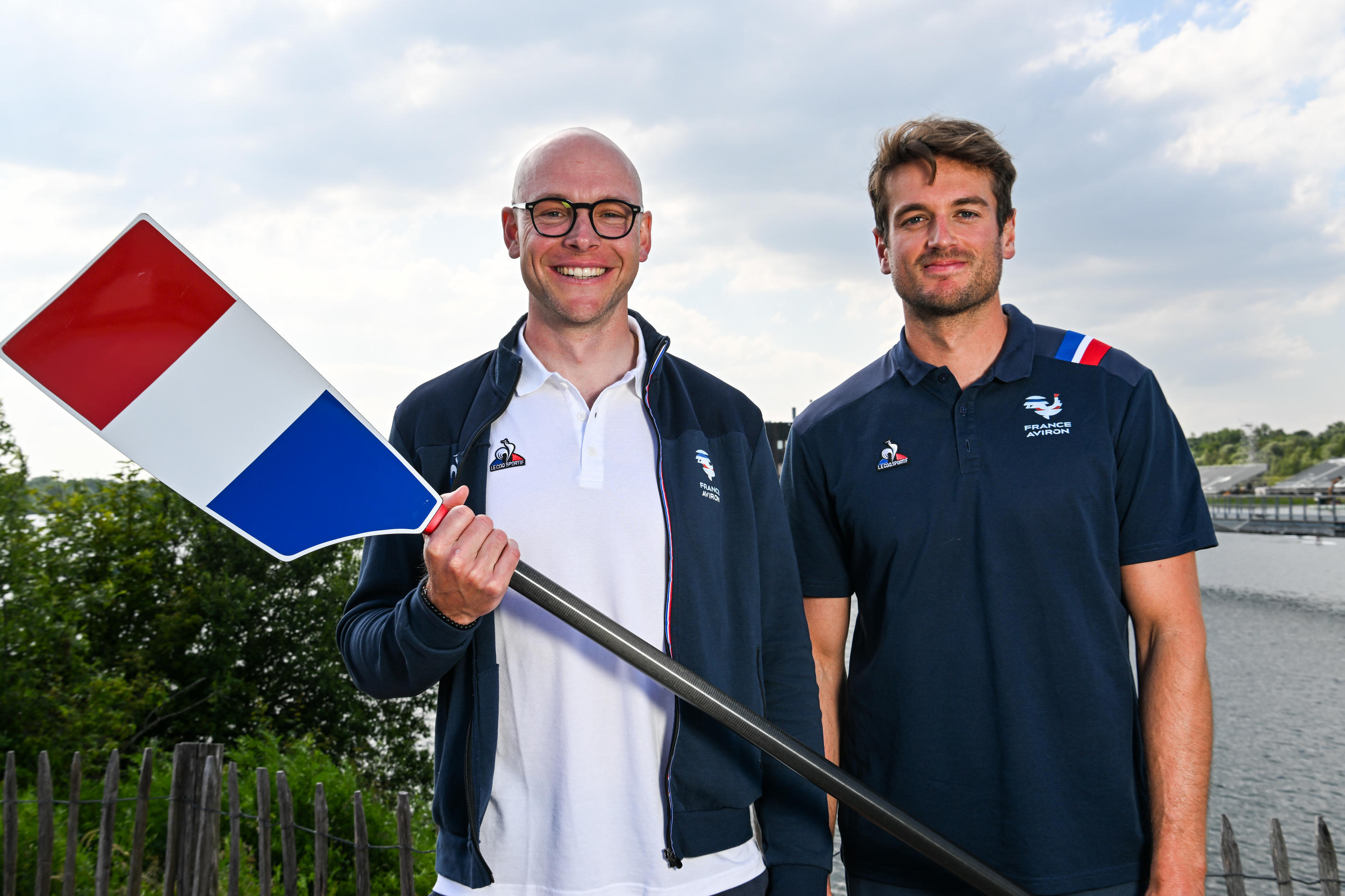 Vaires-sur-Marne, juin 2024. Tenants du titre en deux de couple, les rameurs Matthieu Androdias (à gauche) et Hugo Boucheron (à droite) n'ont pas été gâtés par le tirage au sort pour leur entrée en lice. Daniel Derajinski/Icon Sport