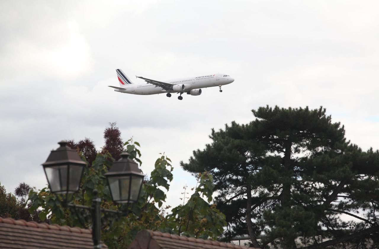 Près de 740000 riverains de l'aéroport d'Orly subissent des nuisances sonores dépassant les 45 décibels à l'année, seuil maximum recommandé par l'OMS. (Illustration) LP/Olivier Boitet