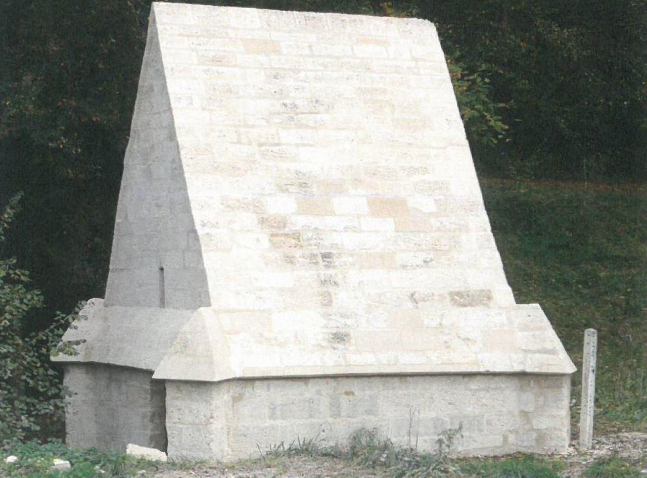 <b></b> Pont-Sainte-Maxence. Datée du XIIIe siècle, la fontaine de la Source aux Moines a retrouvé des couleurs après une réhabilitation complète. 