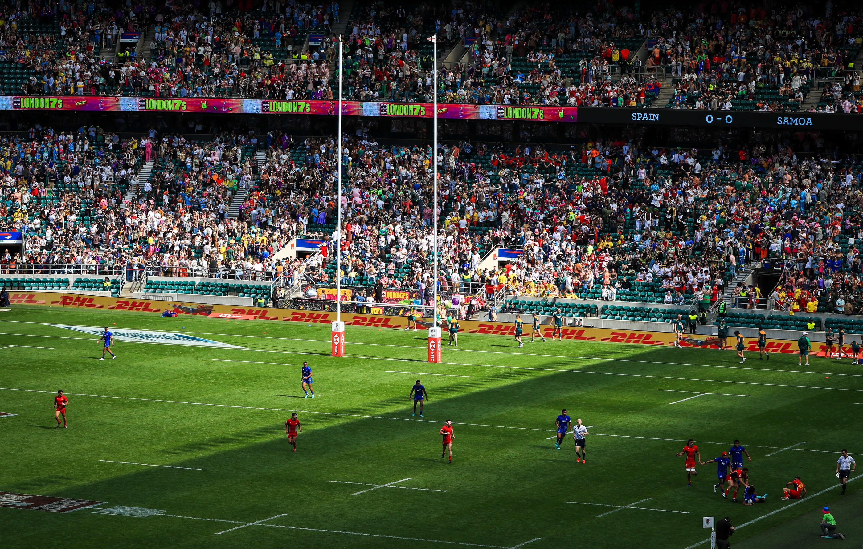 Même terrain (ici à Twickenham à Londres) mais moins de joueurs et des matchs plus courts et intenses. Le rugby à VII se distingue du rugby à XV. Icon Sport/PA Images