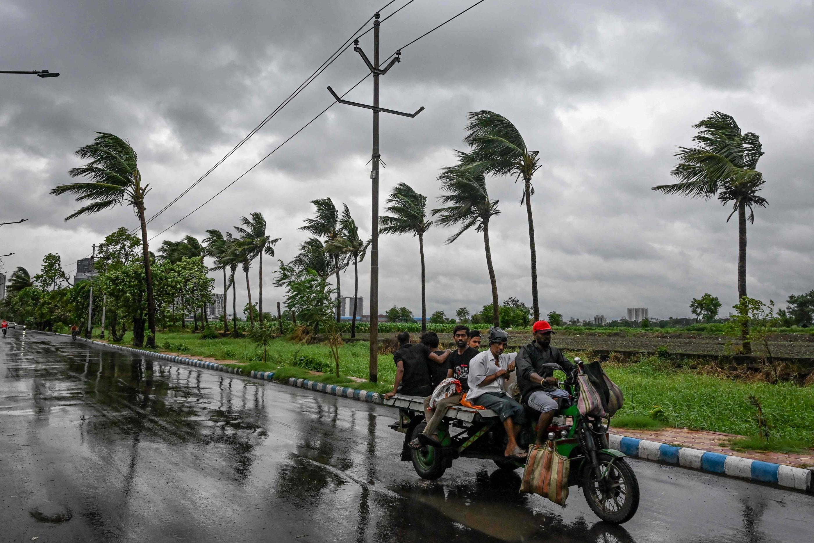 Des vents jusqu'à 130 km/h sont attendus au Bangladesh. AFP / Dibyangshu Sarkar