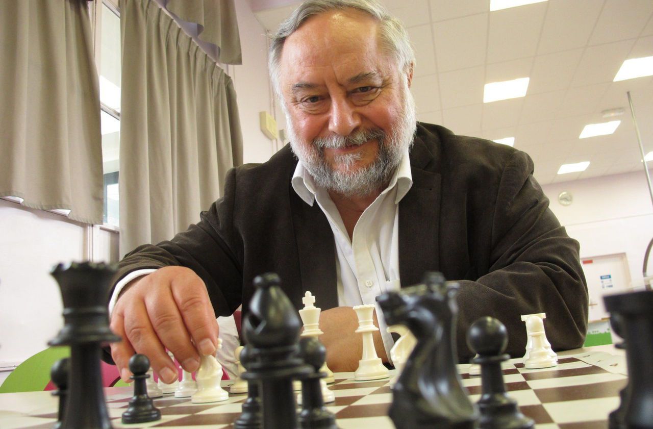 <b></b> En période de confinement, Asnieres organise des tournois d’échecs en ligne avec notamment Anatoli Vaisser, quadruple champion du monde seniors.