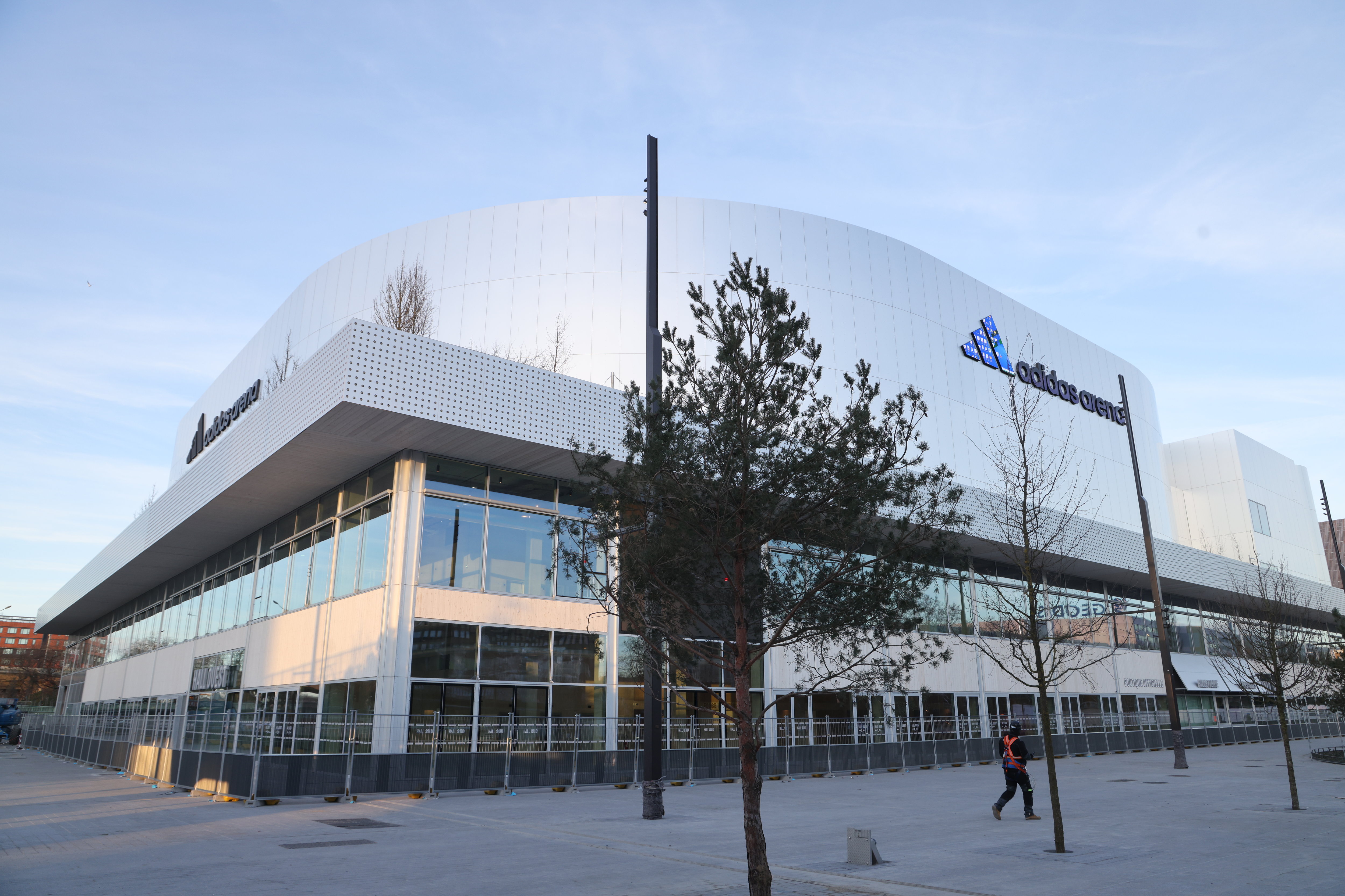 Paris (XVIIIe), le 24 avril. L’Adidas Arena, inaugurée en février, est, avec le centre aquatique, la seule enceinte spécialement conçue pour les Jeux olympiques et paralympiques. LP/Ph. Lavieille