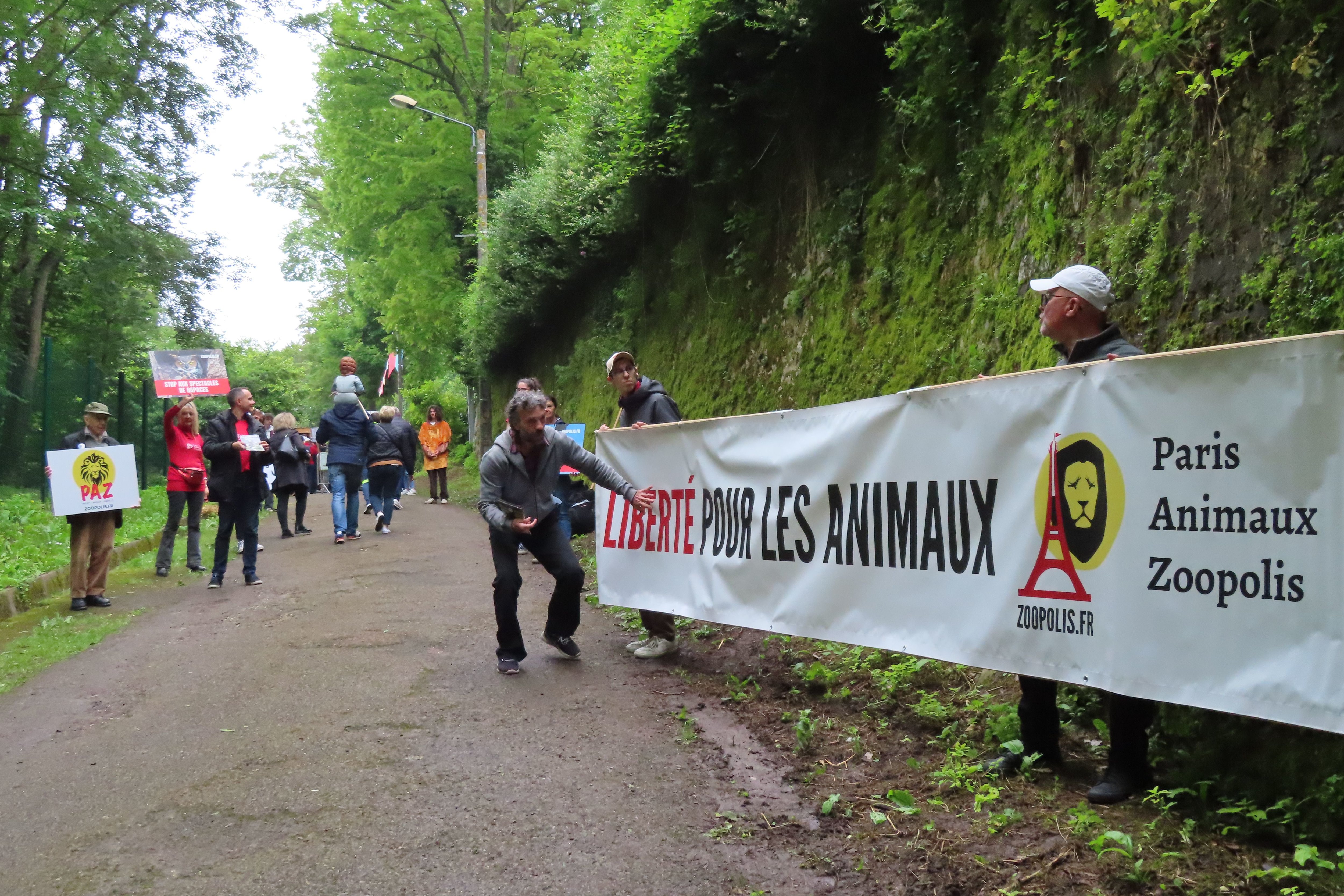 Les militants du Projet Animaux Zoopolis (PAZ) organiseront le week-end des médiévales de Compans, le 13 et 14 juillet, une manifestation pacifique comme celle organisée à Provins, le 2 juin. LP/Guénaèle Calant