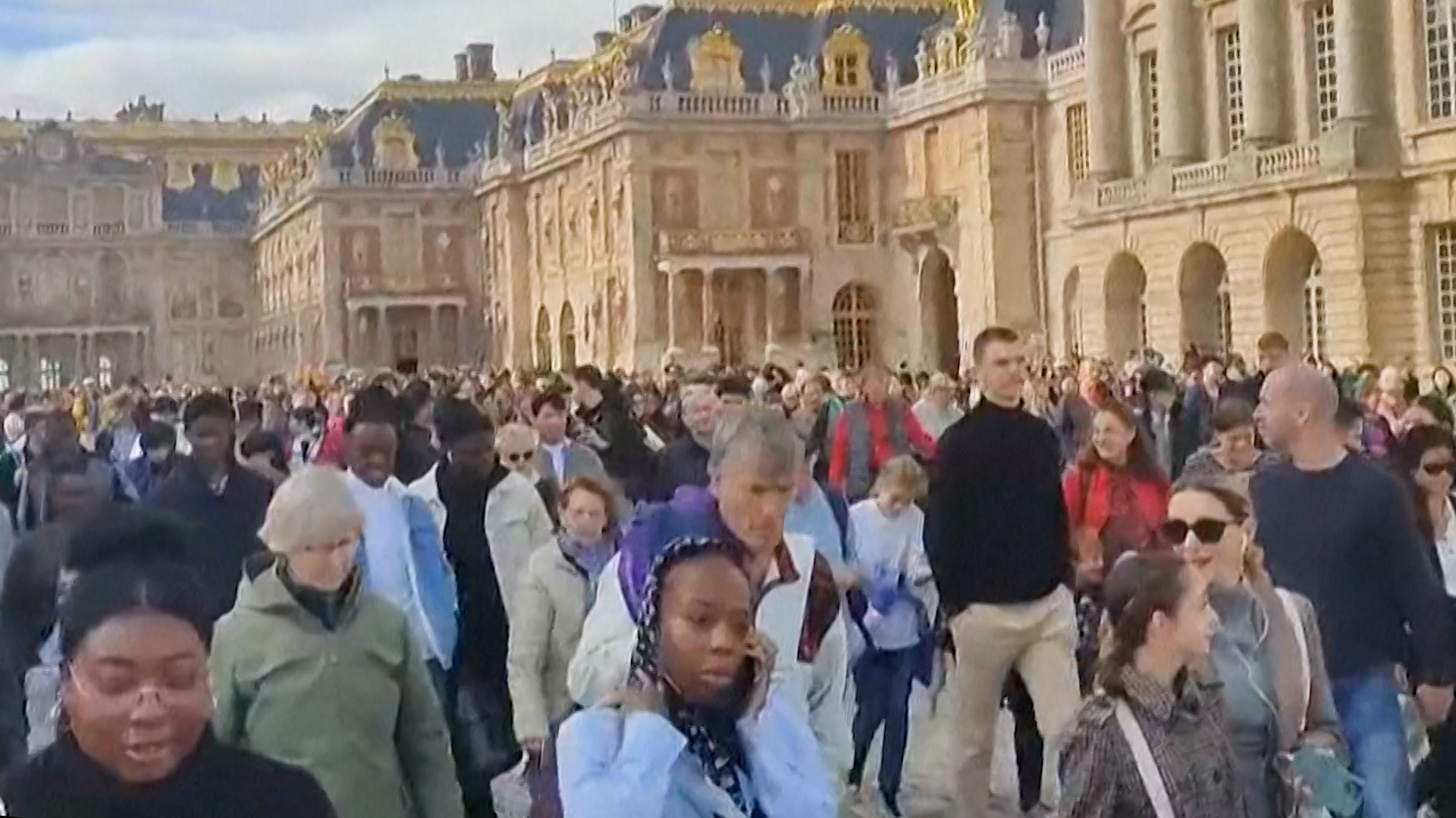 Le château de Versailles a été évacué 8 fois en une semaine.