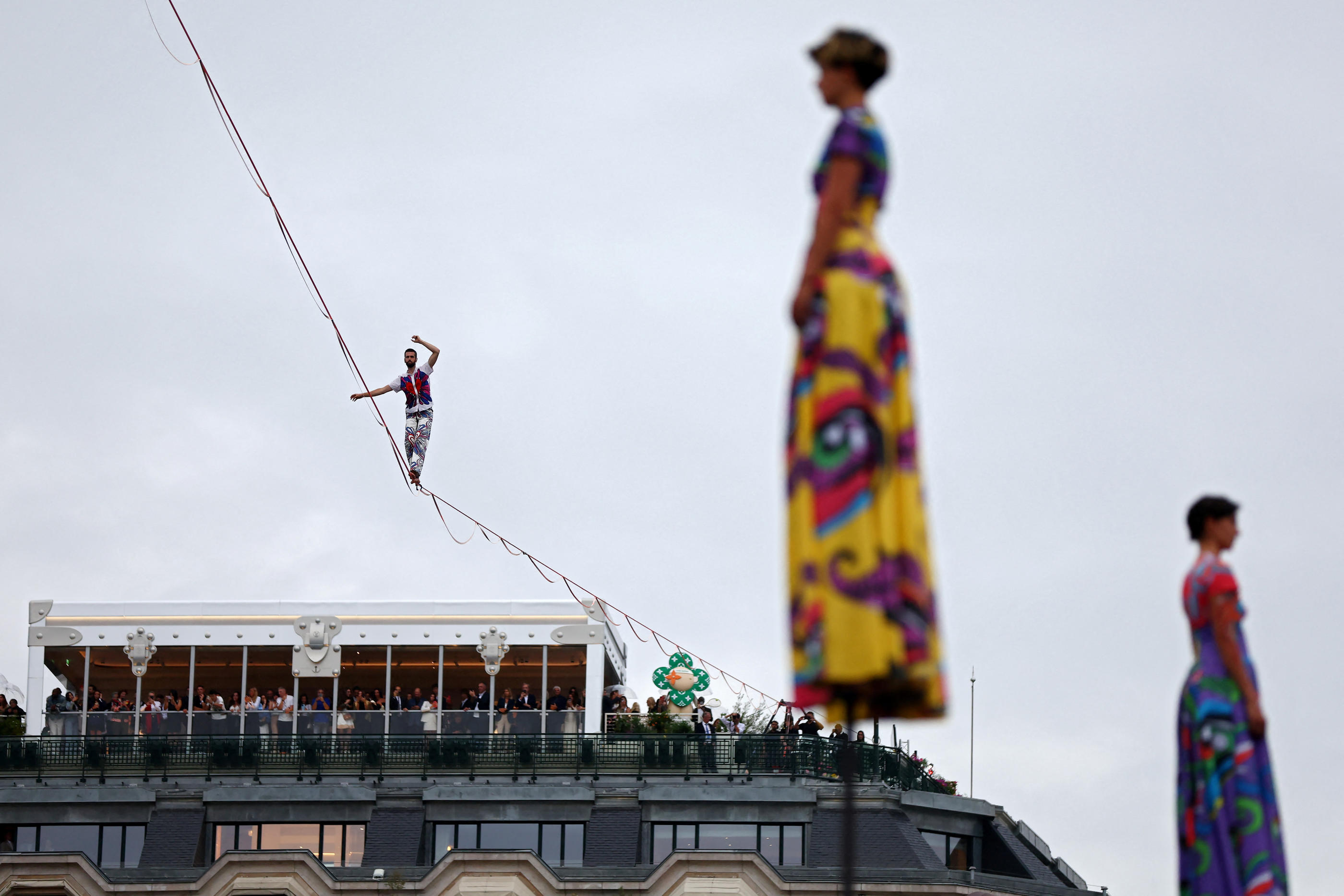 Les secrets de la maîtresse des Chandelles, le très sélect club libertin de  Paris - Le Parisien