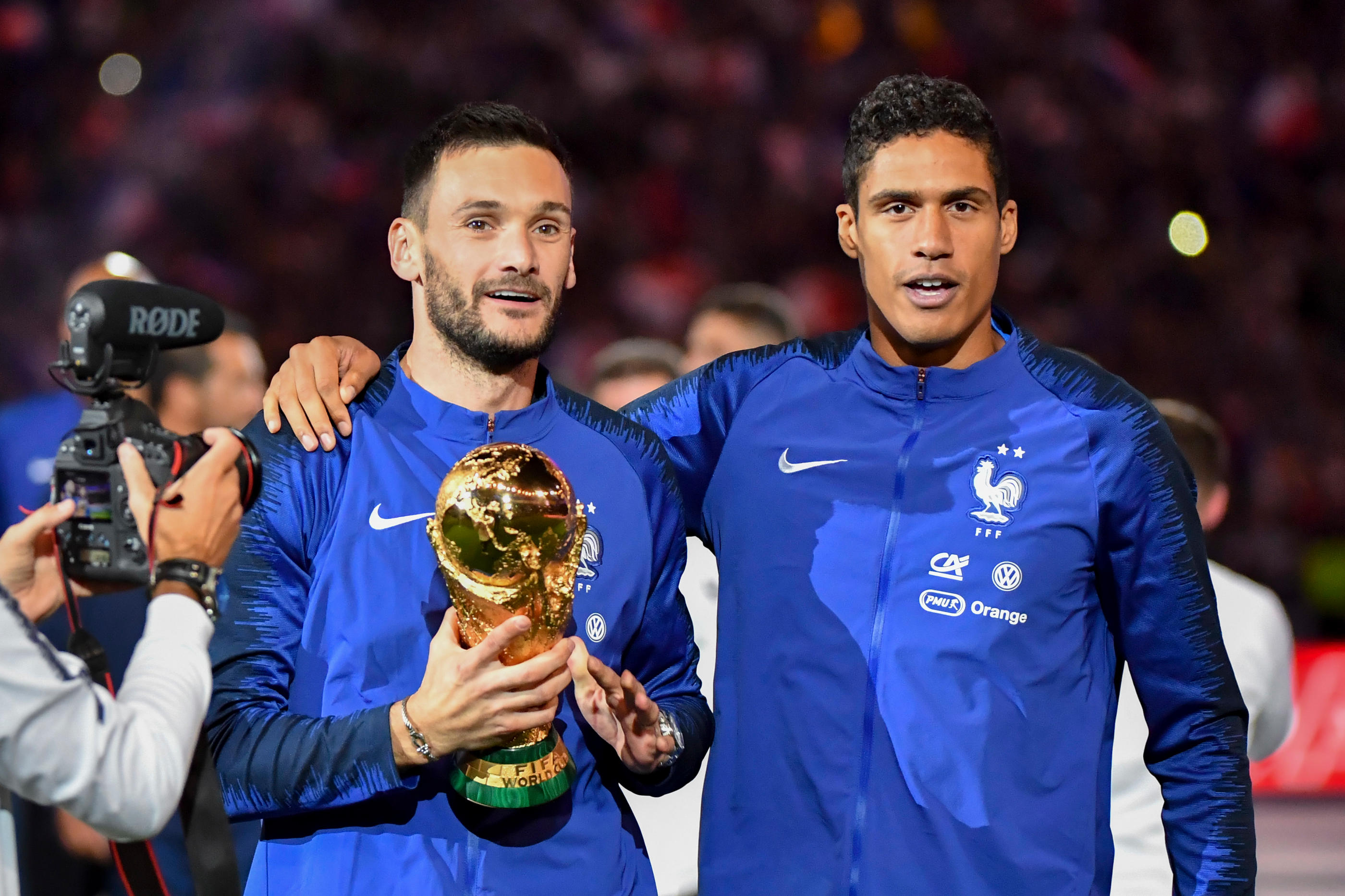 Hugo Lloris et Raphaël Varane ont passé presque dix ans ensemble avec la tunique bleue. (Aude Alcover/Icon Sport)