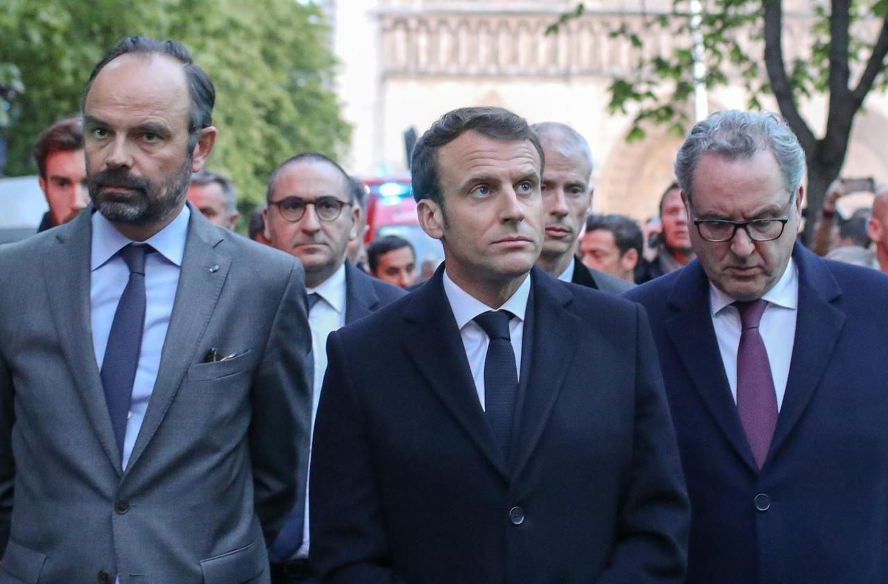 <b></b> Edouard Philippe, Emmanuel Macron et Richard Ferrand, le 15 avril 2019 à Paris. Le président de l’Assemblée prône un report à mars 2021.