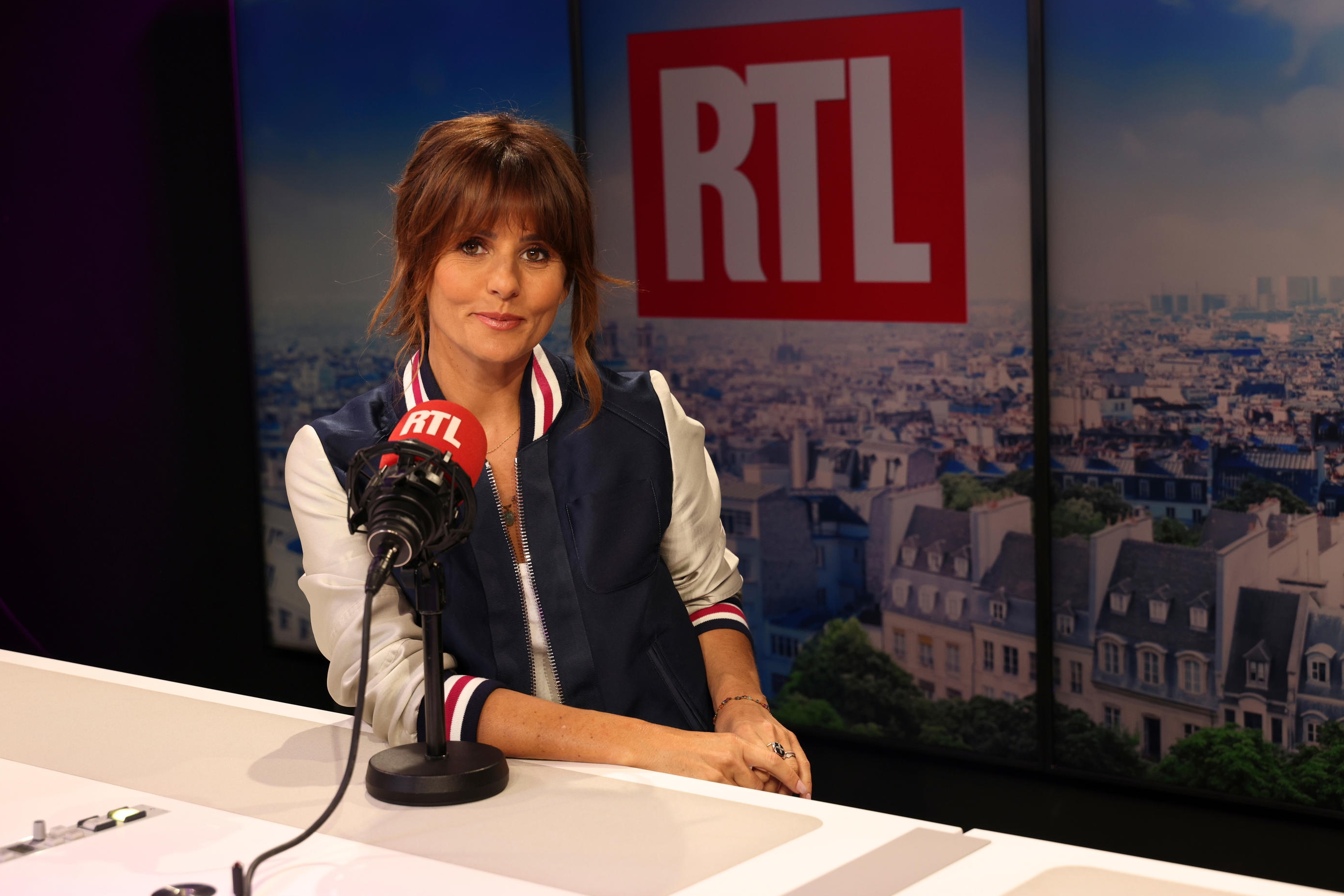 «Je serai là pour porter en majesté les invités que je reçois». Faustine Bollaert, l'animatrice de «Ça commence aujourd’hui» présentera une nouvelle émission en tout début de soirée sur RTL, dès fin août. RTL/AGENCE 1827/Sébastien Toubon