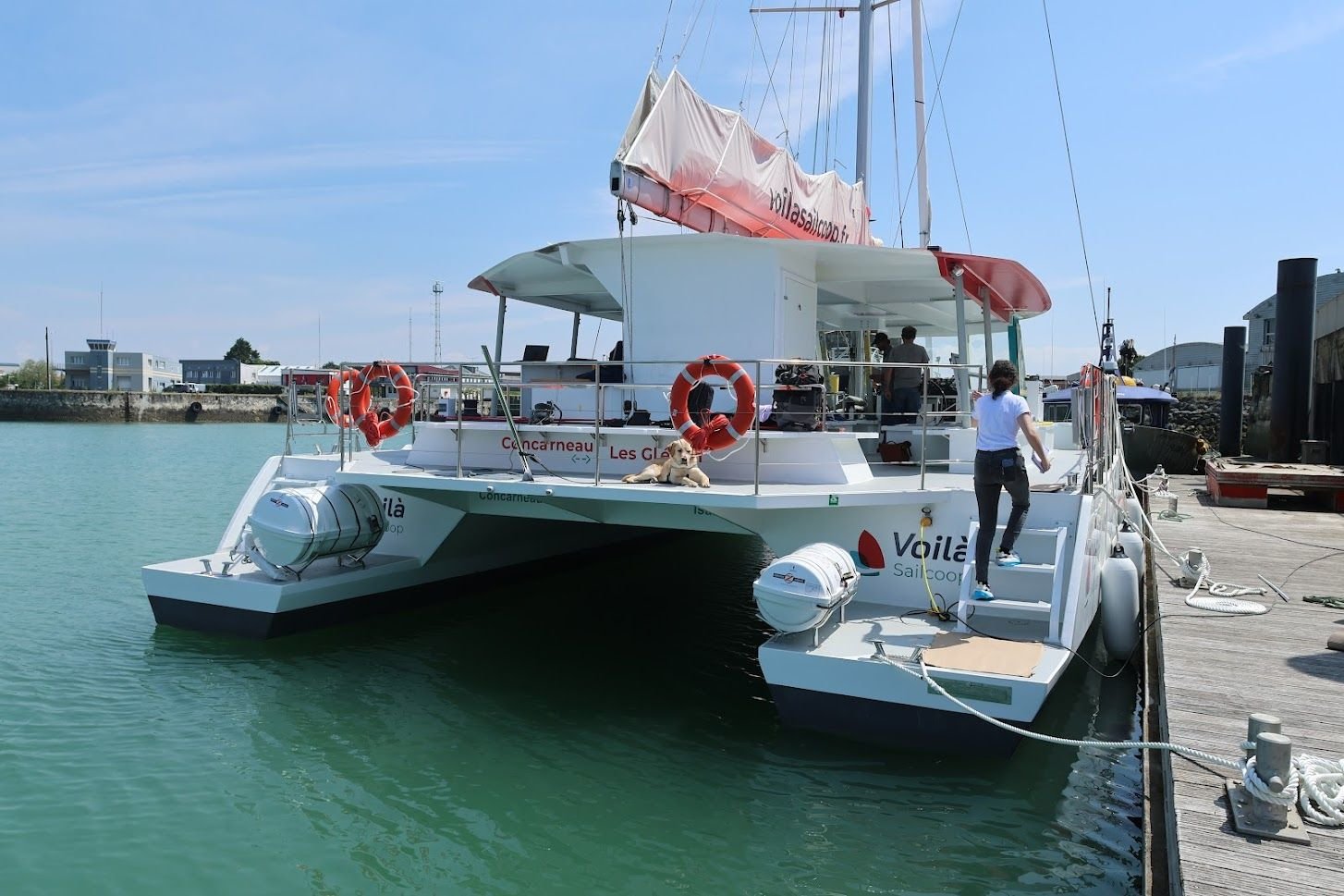 A partir du 15 juin, le catamaran à voile Isabelle pourra embarquer 80 passagers à chaque rotation, entre Concarneau et l'archipel des Glénan. ©Sailcoop
