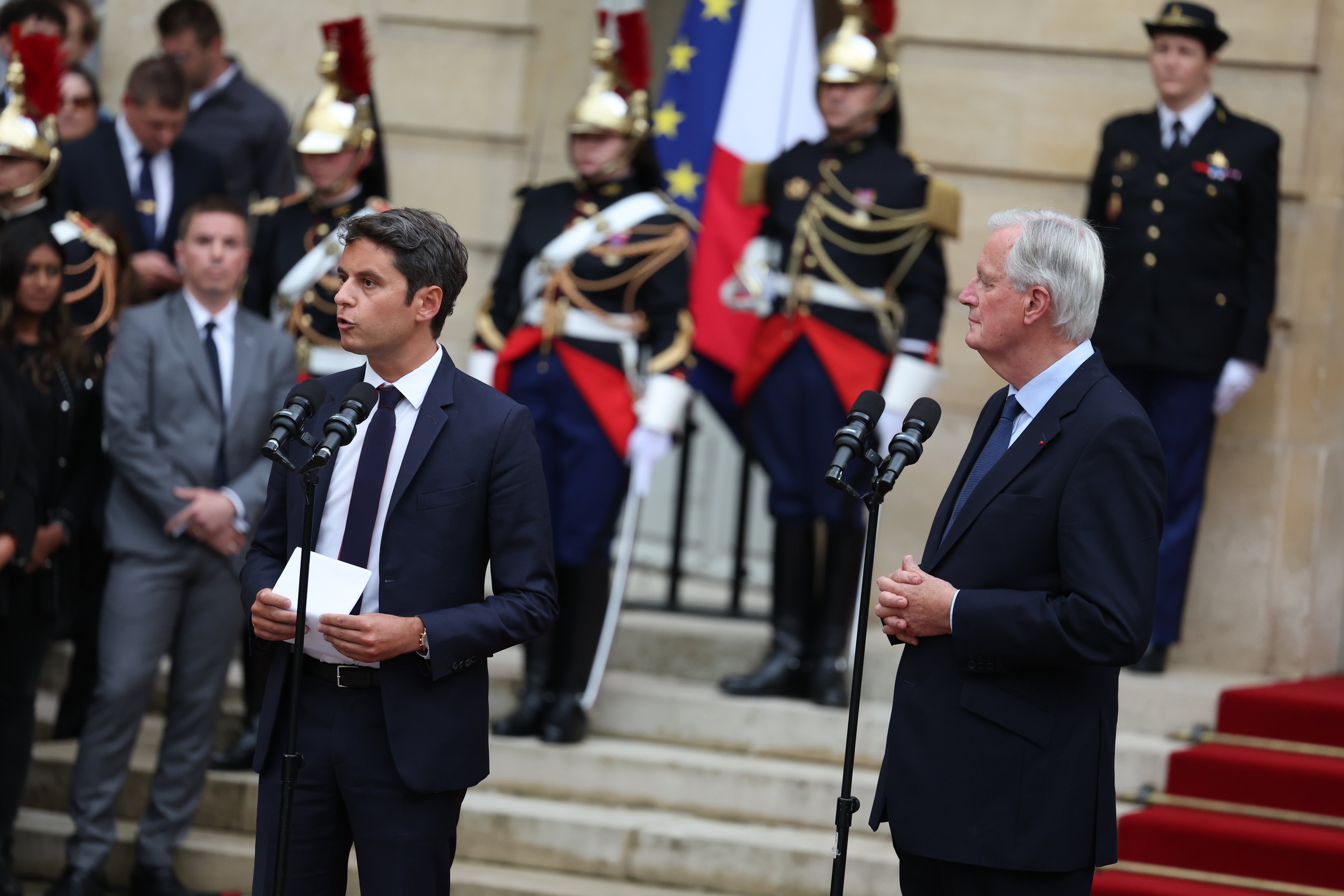 L'ex-Premier ministre Gabriel Attal et son successeur Michel Barnier lors de la passation de pouvoir à Matignon. LP/Arnaud Journois