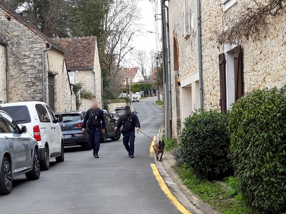 Une perquisition est en cours ce dimanche dans le village de Cély-en-Bière (Seine-et-Marne) et l’accès à la petite rue où se trouve la maison de Pierre Palmade est bloqué. LP/S.B.