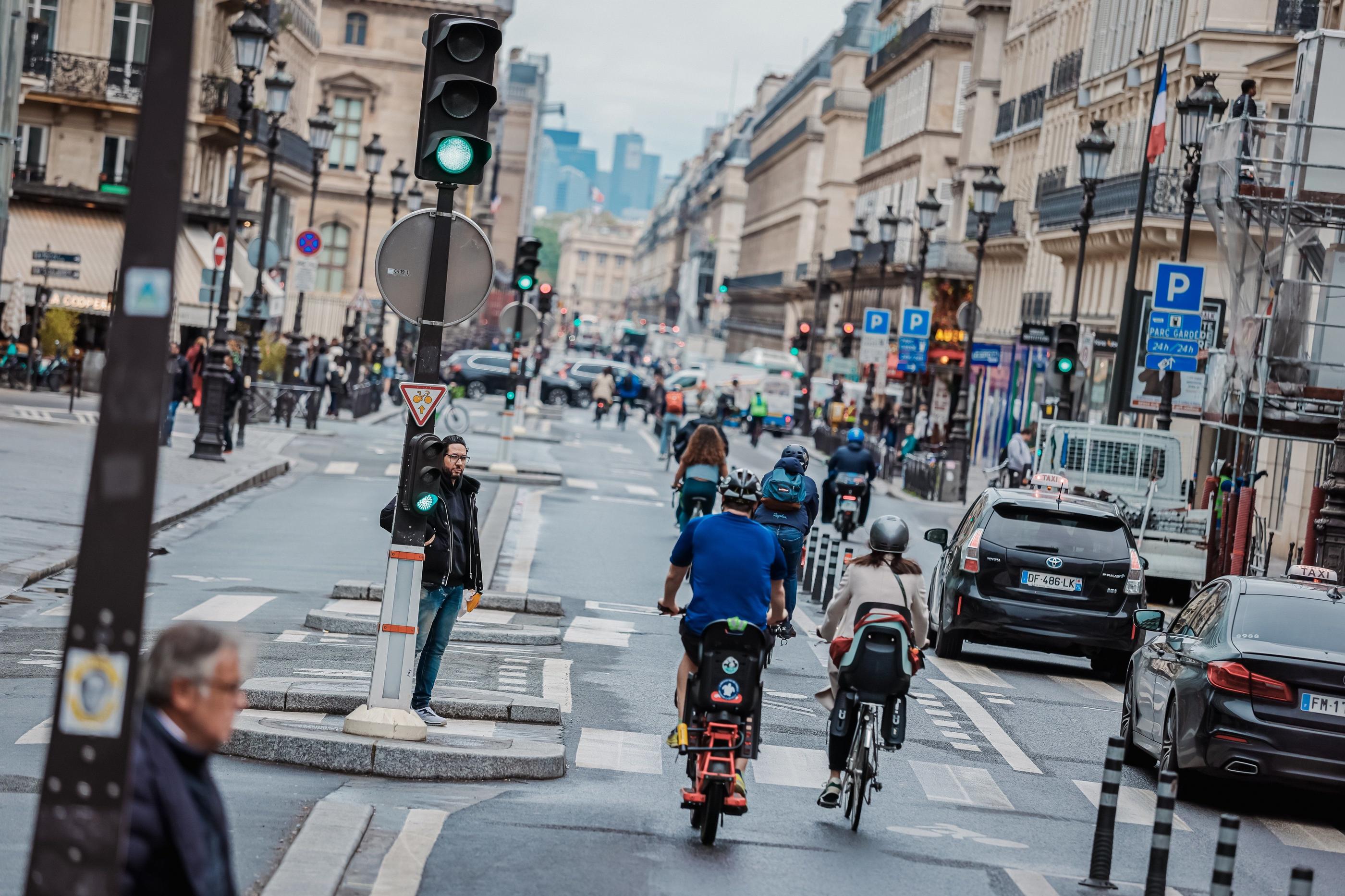 L’arrêté de la Ville de Paris interdit actuellement l’accès des véhicules Uber aux rues de Rivoli et Saint-Antoine, alors que ce même accès est autorisé aux taxis de la capitale. LP/Enzo Sultan