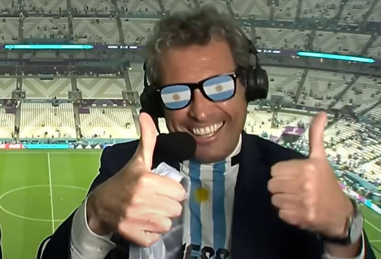 Omar Da Fonseca, lunettes et maillot aux couleurs de l'Argentine, a composé un nouvel hymne à son idole après la victoire de l'Albiceleste contre la Croatie (3-0), en demi-finale : «Oh Messi, si tu savais/tout le bien, que tu nous fais…» (sur l’air de « Marie, de Johnny). Bein Sports